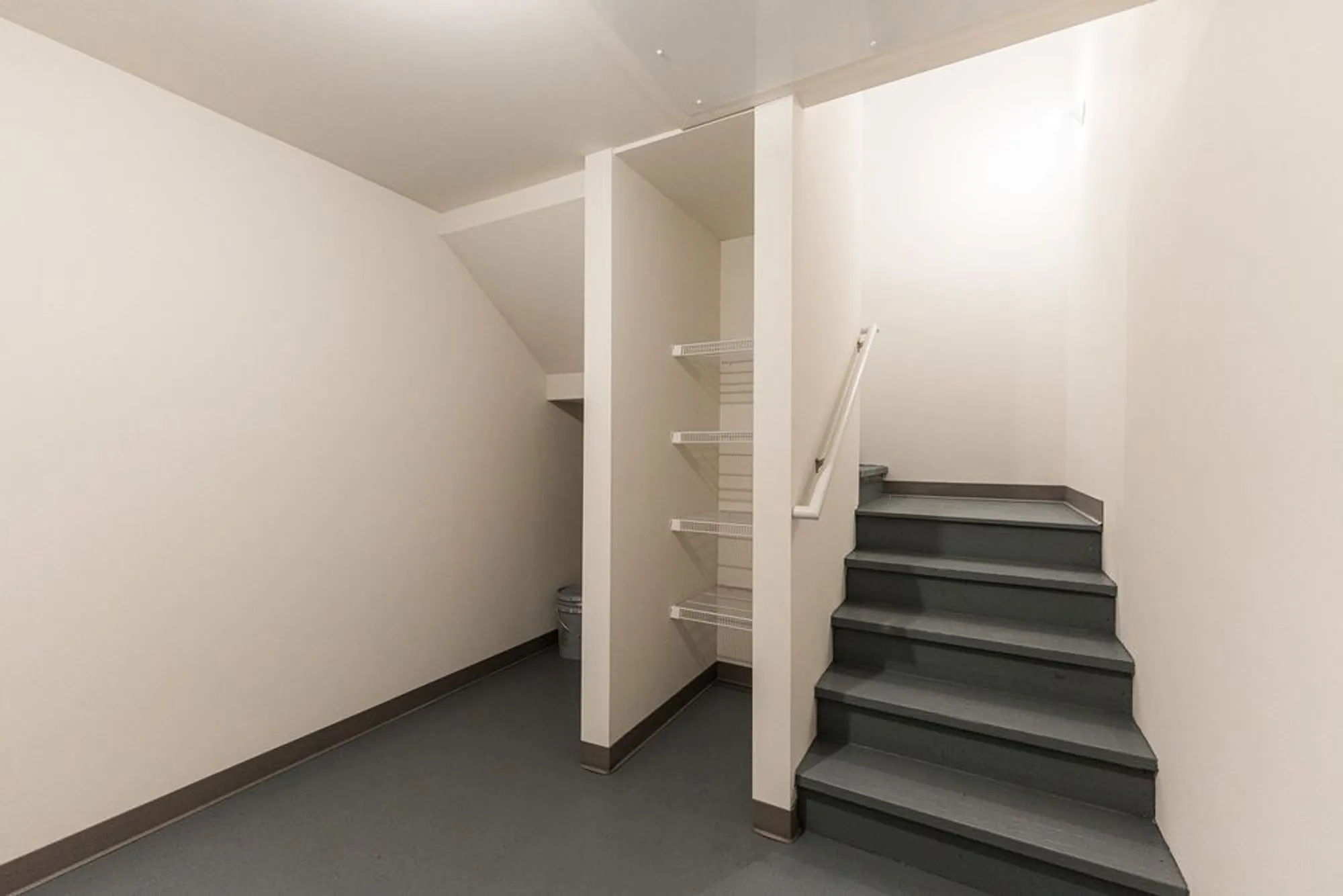 Property Slideshow image 25 of 57 | 45 briden ln 45, Sycamore, IL, 60178