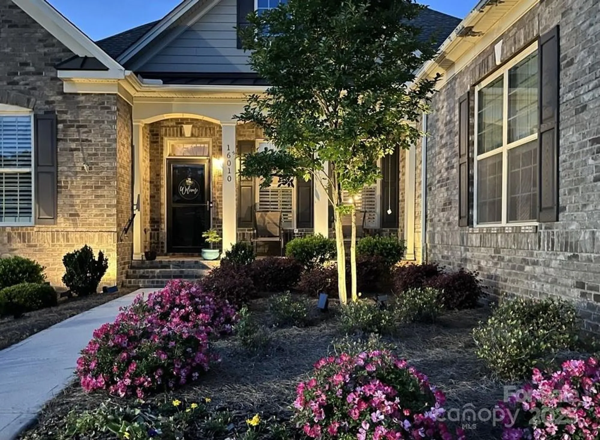 Property Slideshow image 4 of 48 | 16010 vale ridge dr, Charlotte, NC, 28278