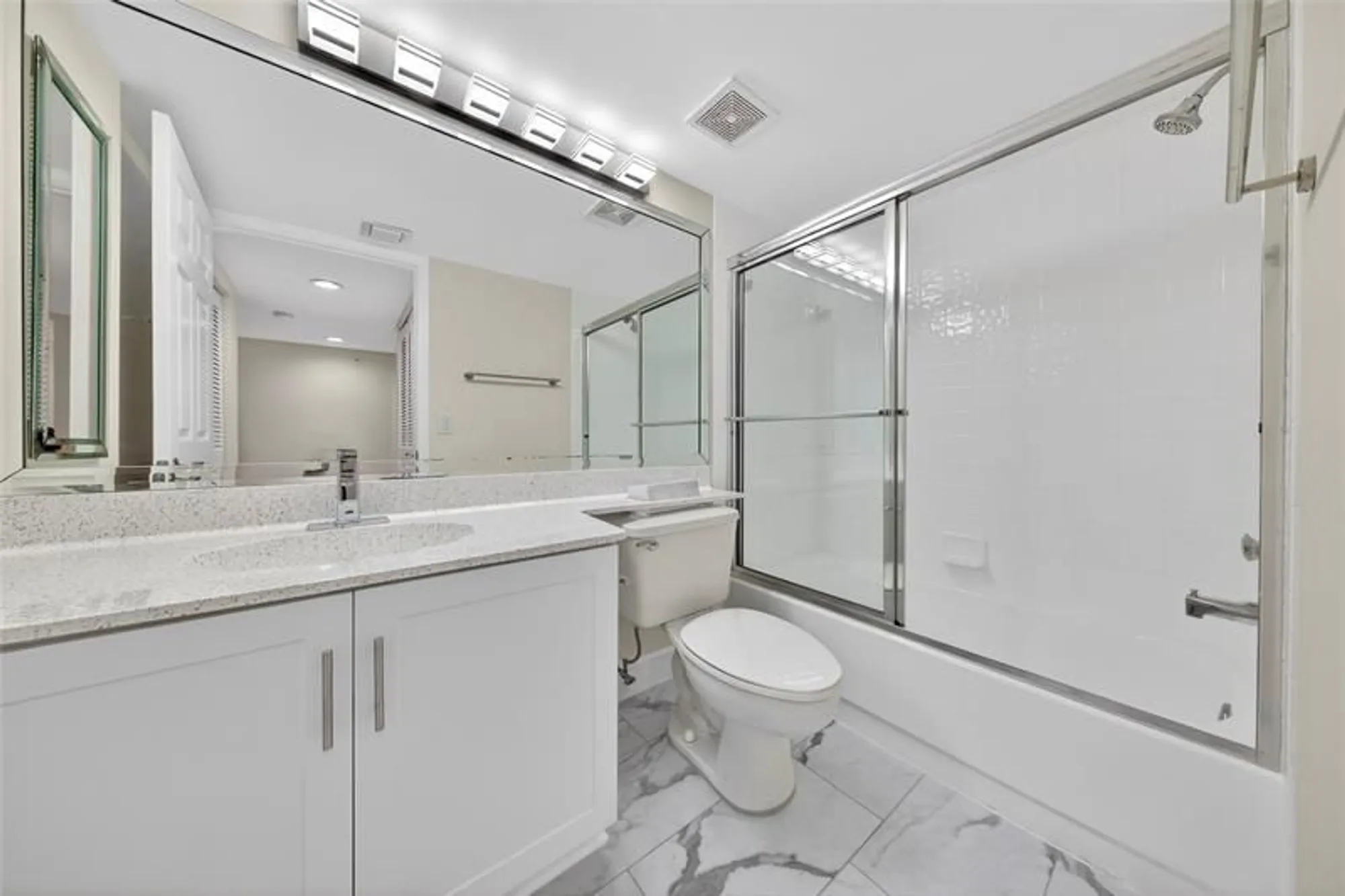 Property Slideshow image 17 of 39 | 7882 trent dr 310, Tamarac, FL, 33321