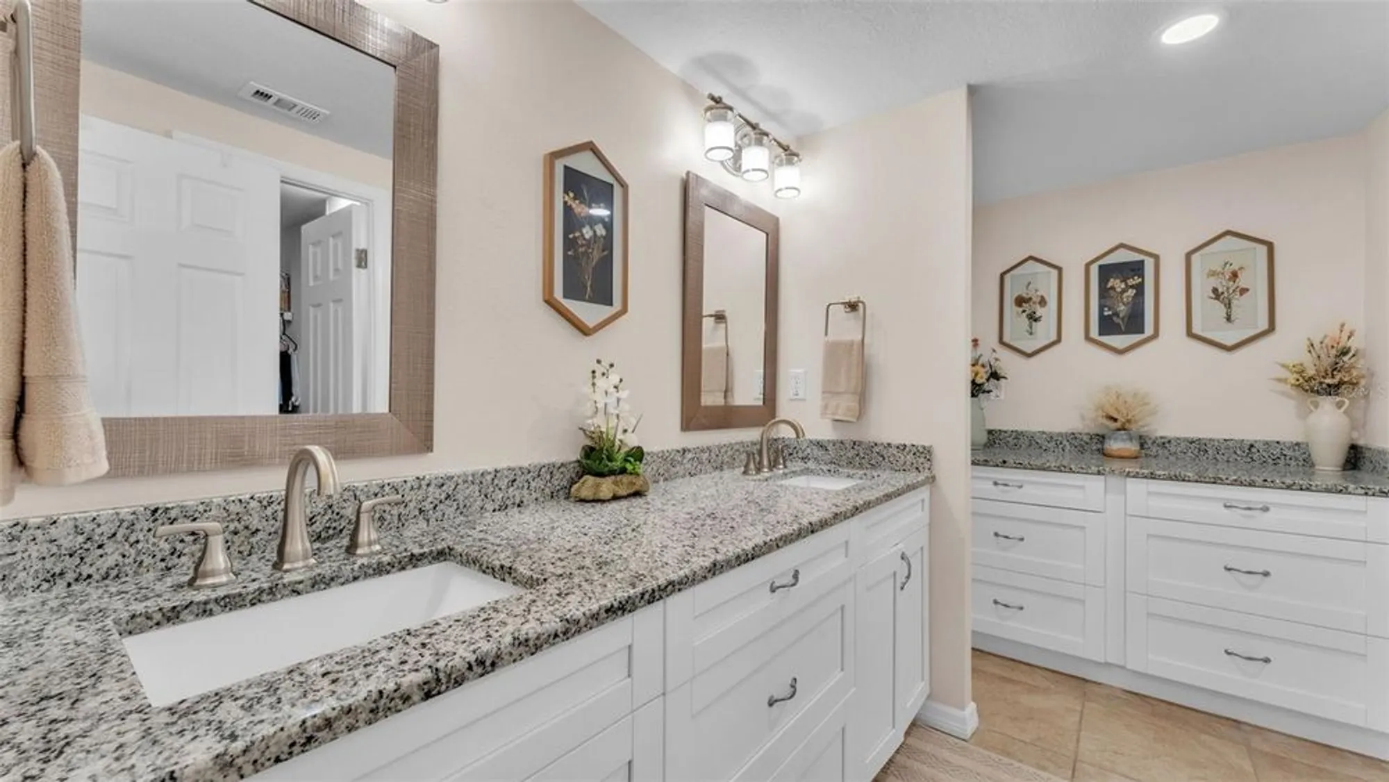 Property Slideshow image 20 of 48 | 3279 pebble bend dr, Lakeland, FL, 33810