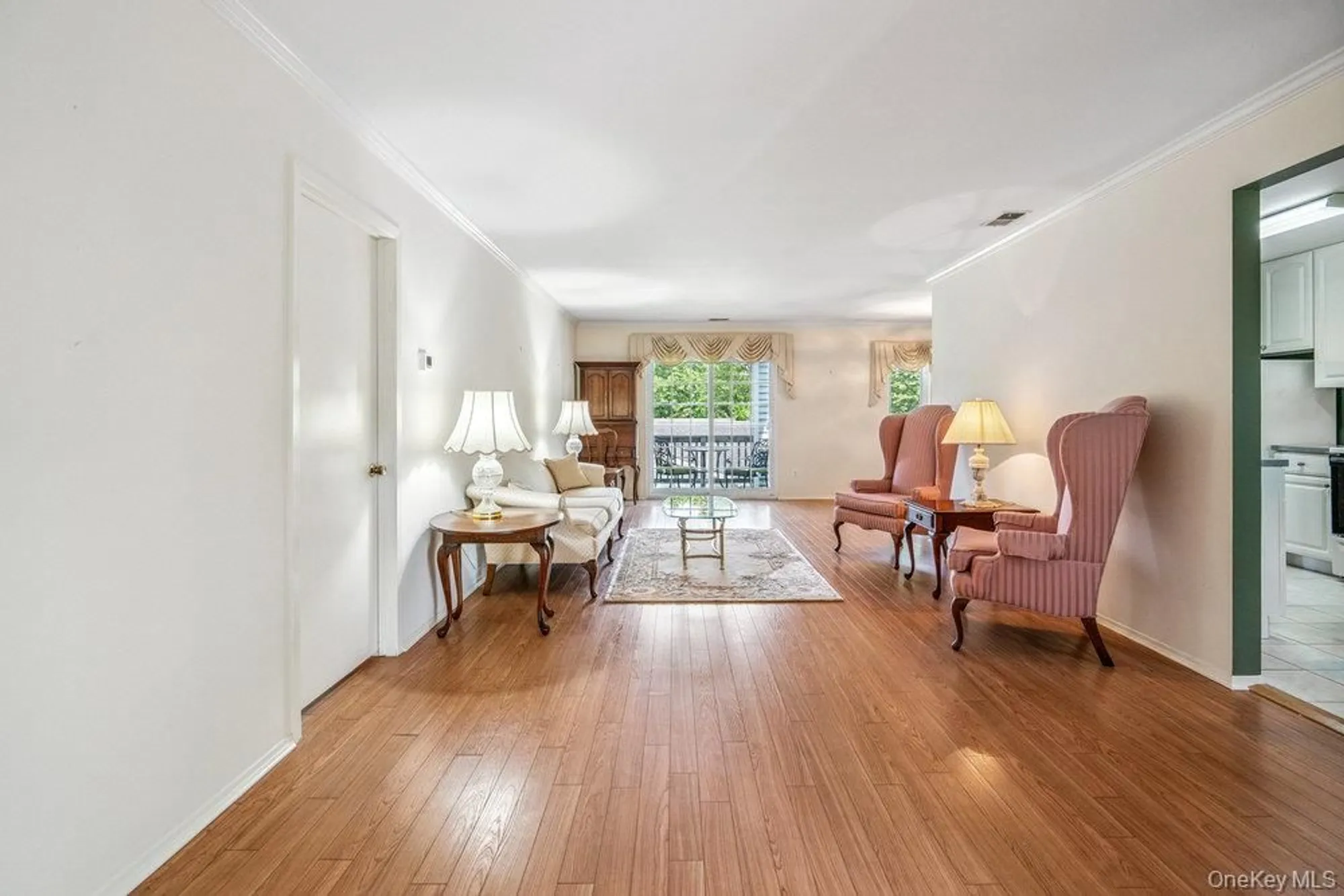 Property Slideshow image 6 of 35 | 914 fenway rd, Saint James, NY, 11780