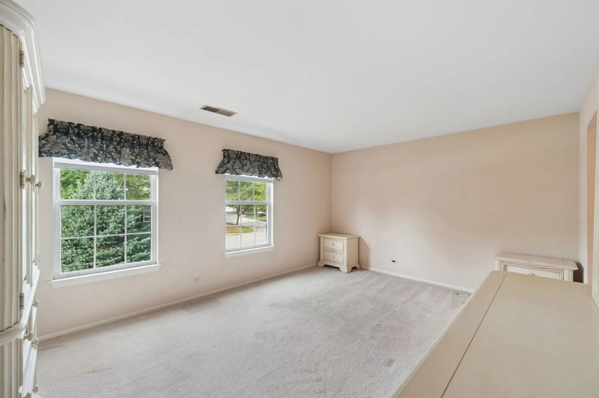 Property Slideshow image 10 of 20 | 501 aberdeen ln c, Prospect Heights, IL, 60070