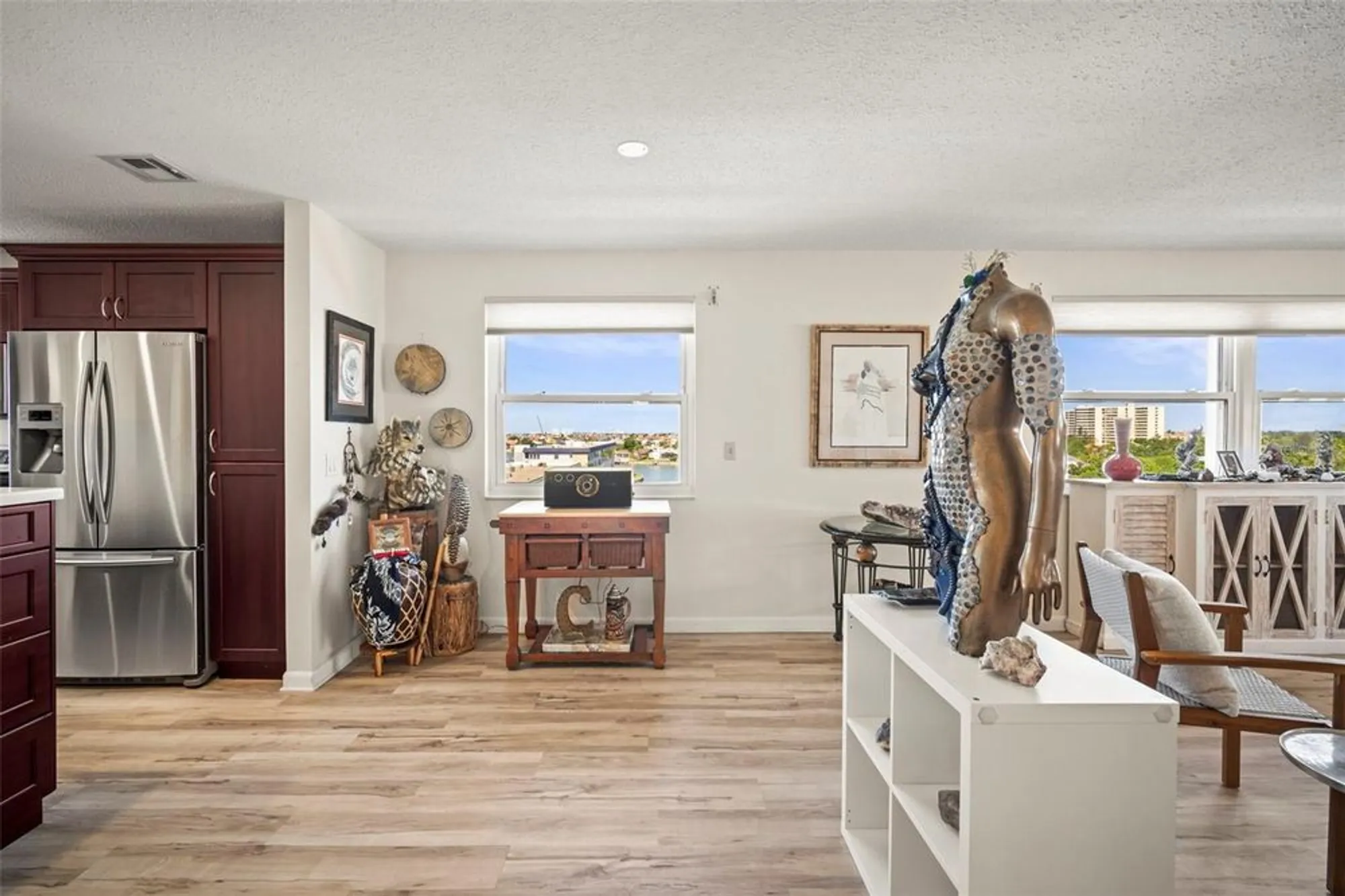 Property Slideshow image 5 of 32 | 2960 59th st 615, Gulfport, FL, 33707