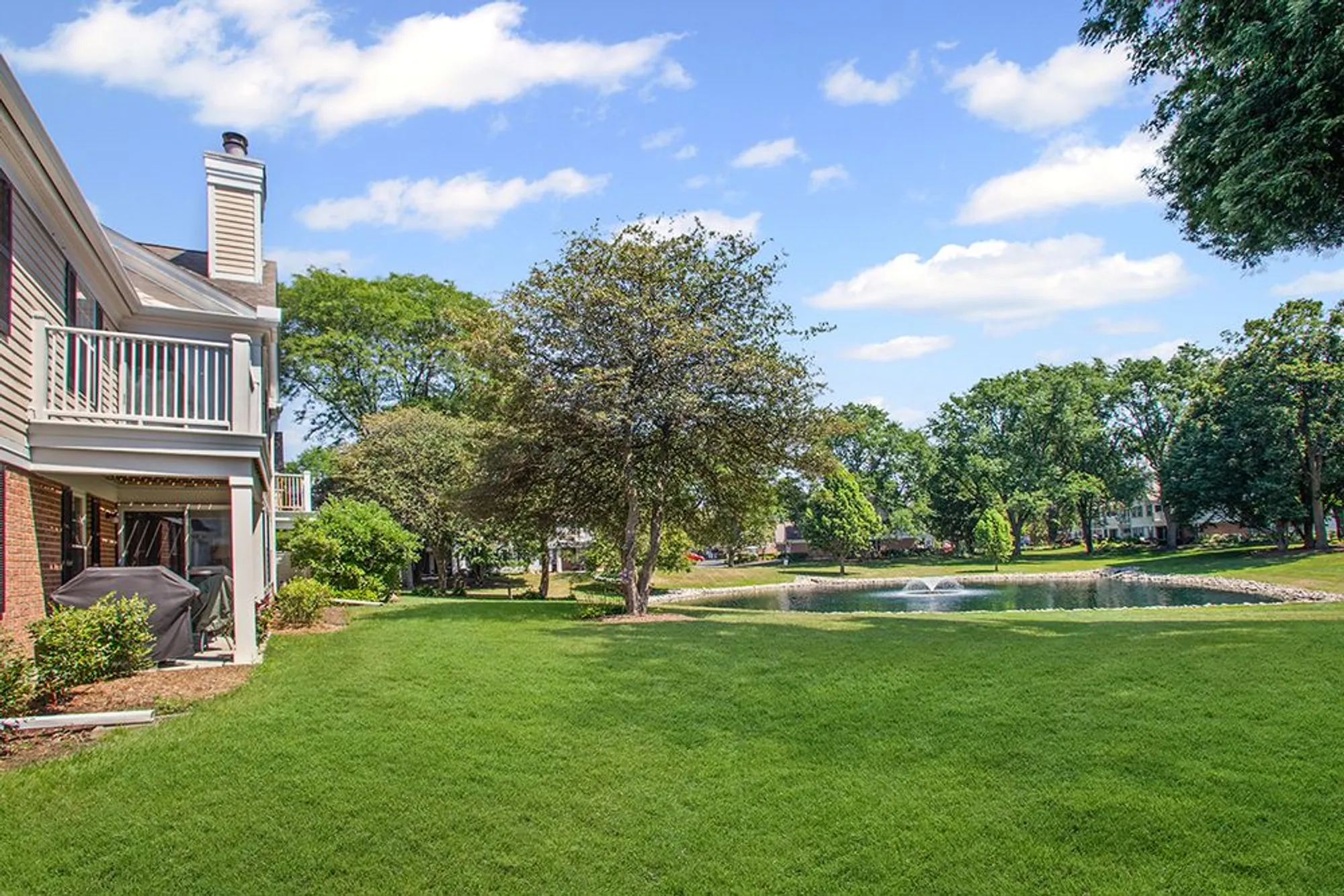 Property Slideshow image 21 of 23 | 109 rob roy ln c, Prospect Heights, IL, 60070