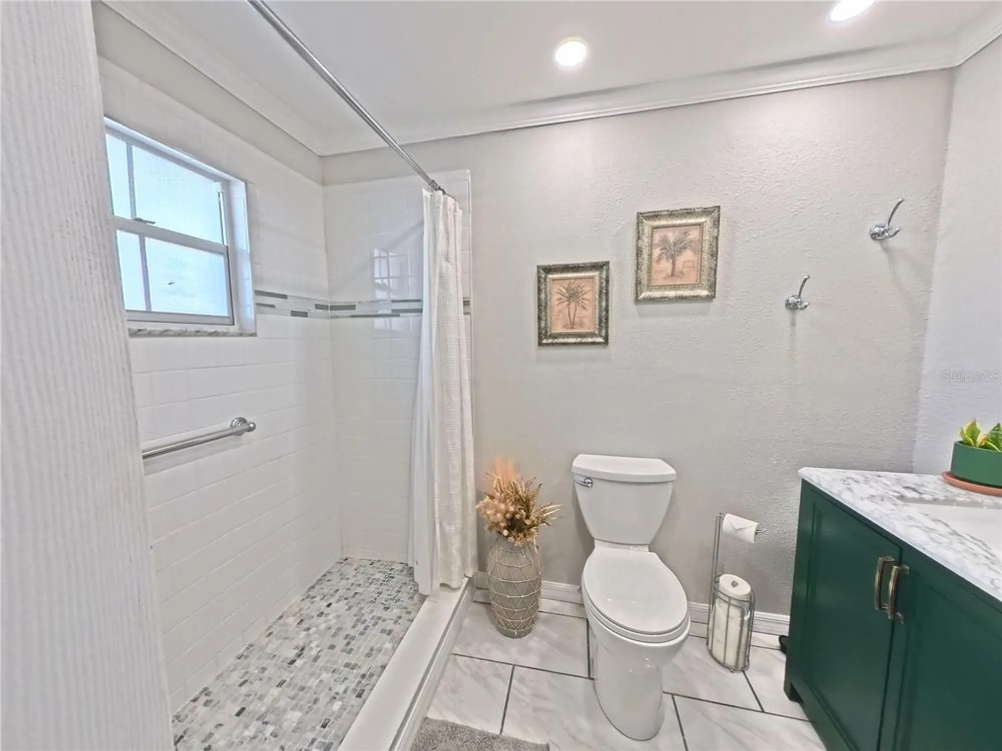 Property Slideshow image 15 of 30 | 302 47th avenue dr 117, Bradenton, FL, 34207