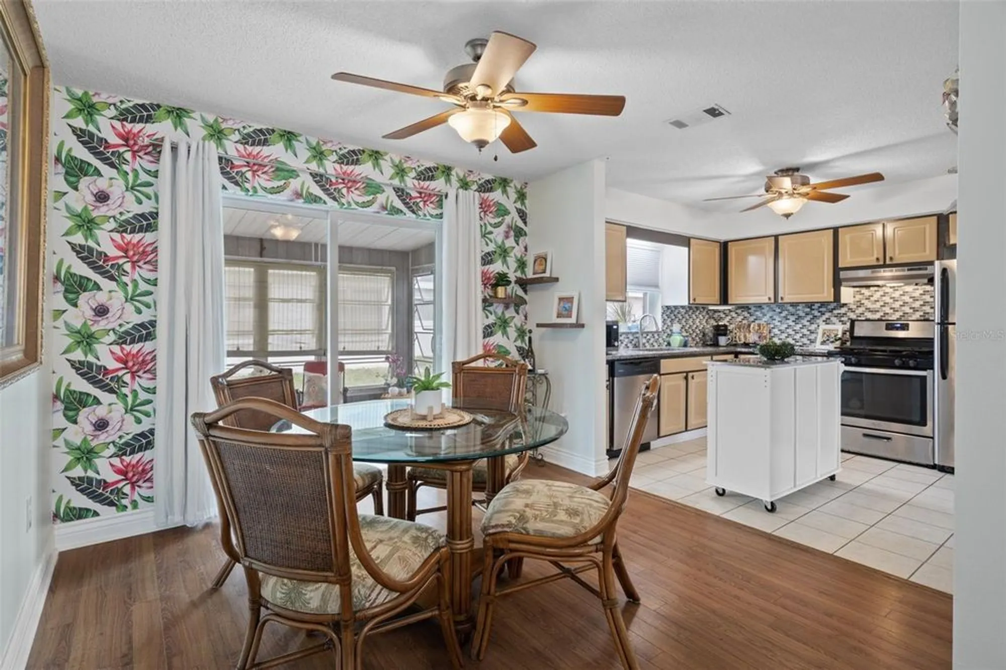 Property Slideshow image 11 of 59 | 10008 daffodil st 186, Pinellas Park, FL, 33782