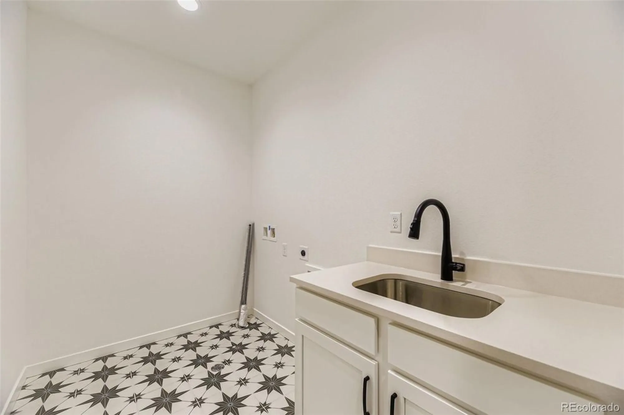 Property Slideshow image 20 of 25 | 8905 s riviera way, Aurora, CO, 80016