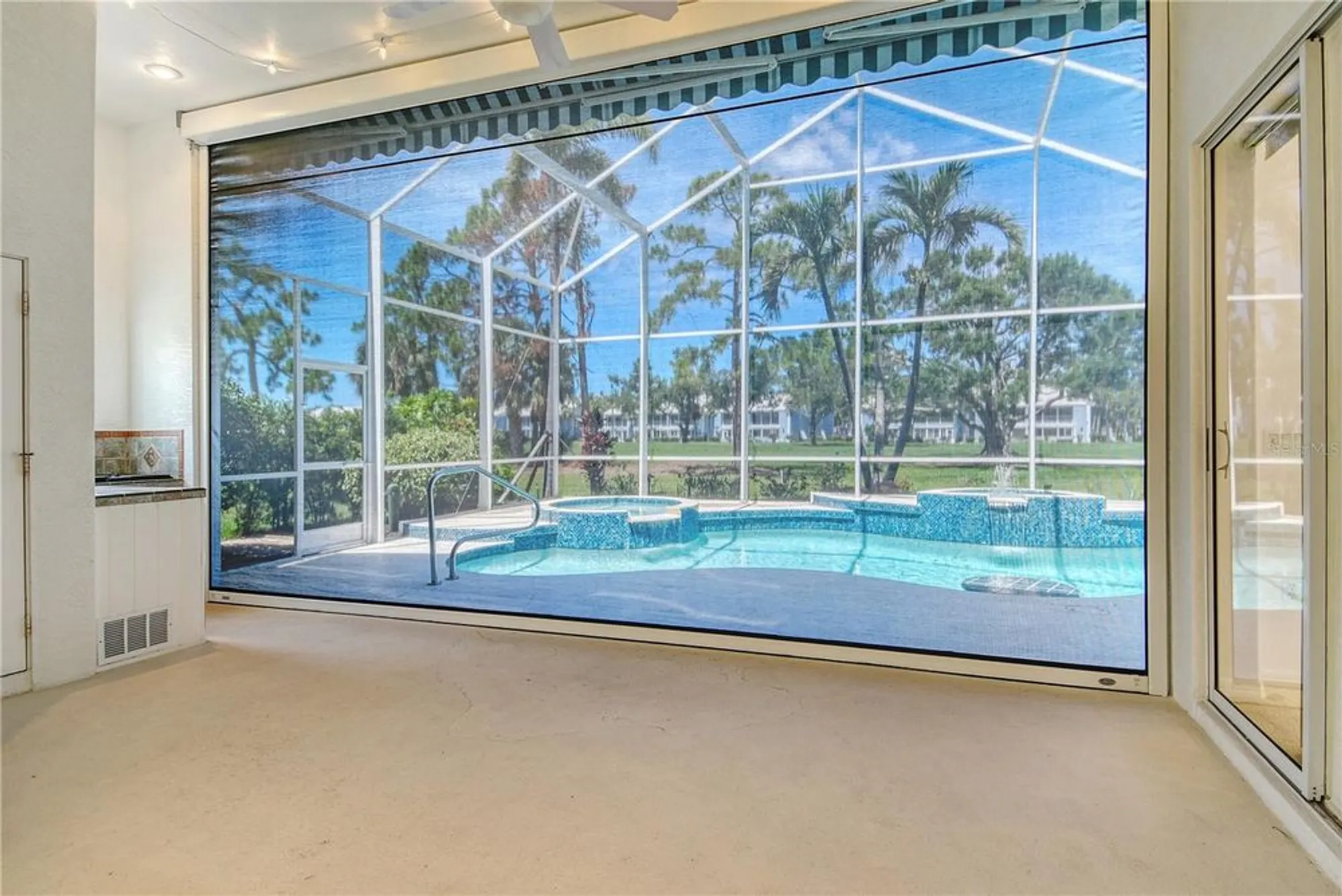 Property Slideshow image 19 of 52 | 340 bermuda ct 5, Venice, FL, 34293