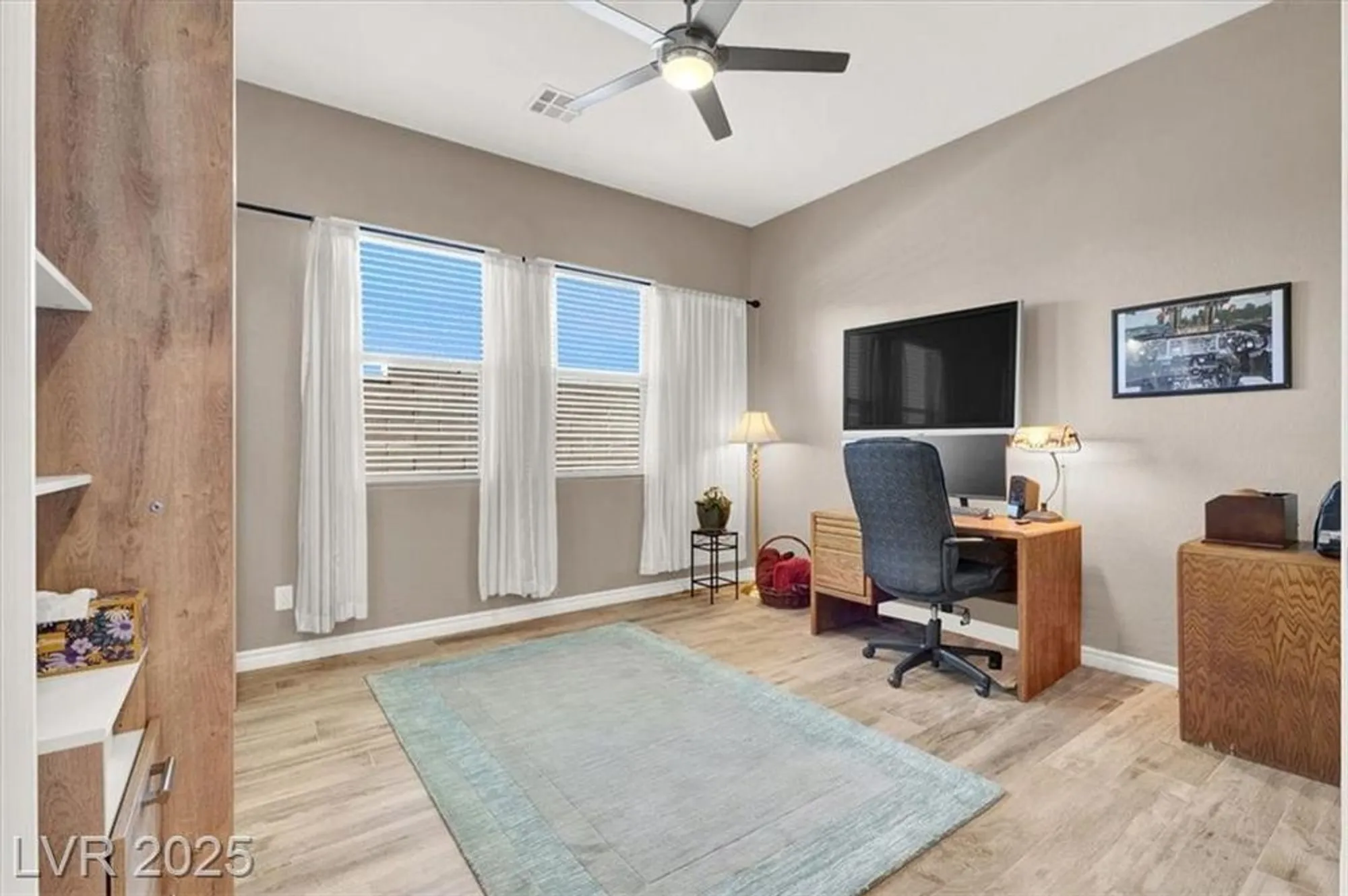 Property Slideshow image 9 of 48 | 400 middlestone ave, Henderson, NV, 89011