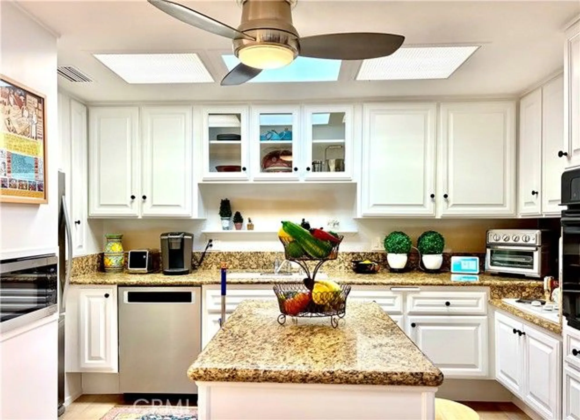 Property Slideshow image 10 of 11 | 13361 el dorado dr apt 201a, Seal Beach, CA, 90740