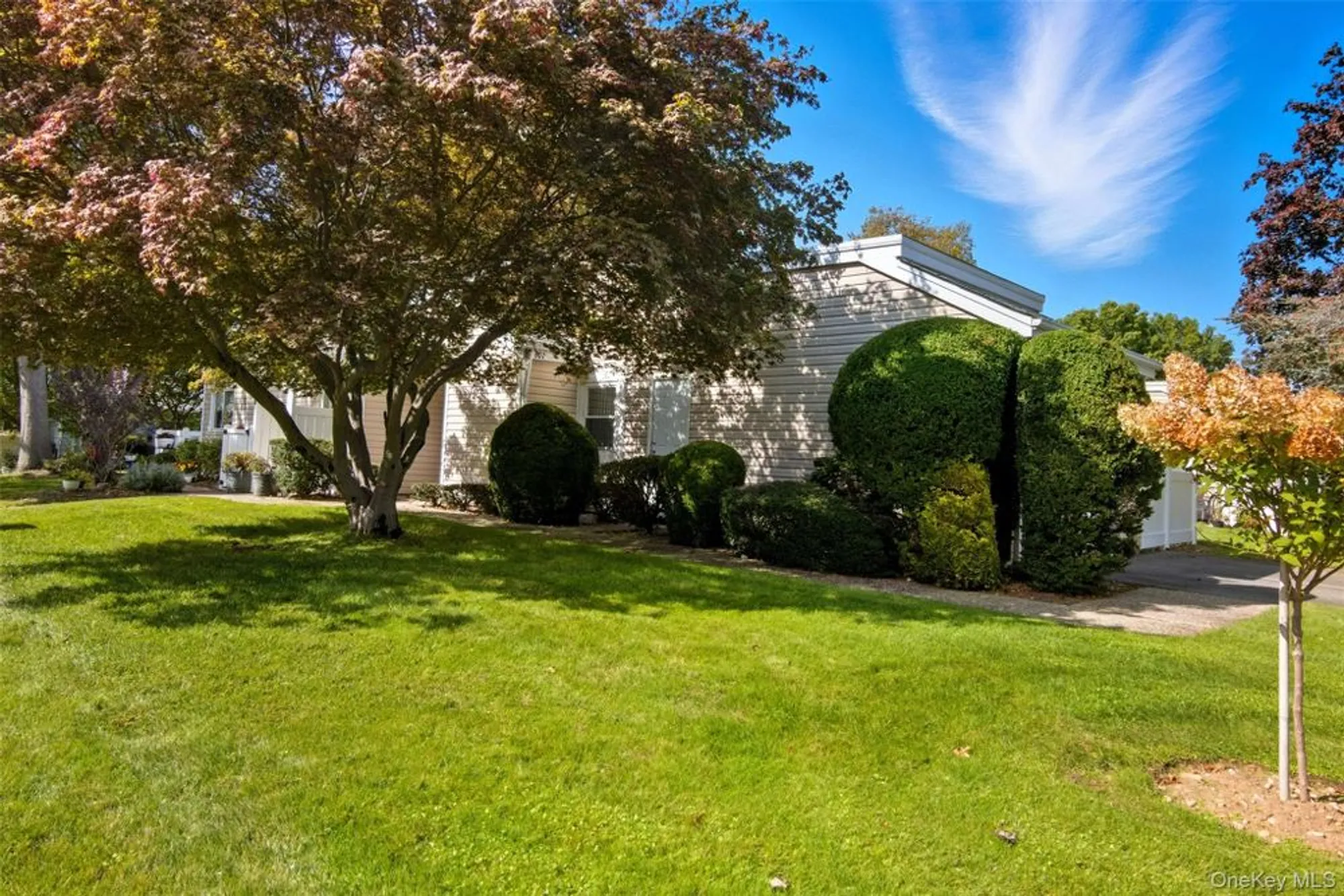 Property Slideshow image 23 of 24 | 607 cabot ct 607, Smithtown, NY, 11780
