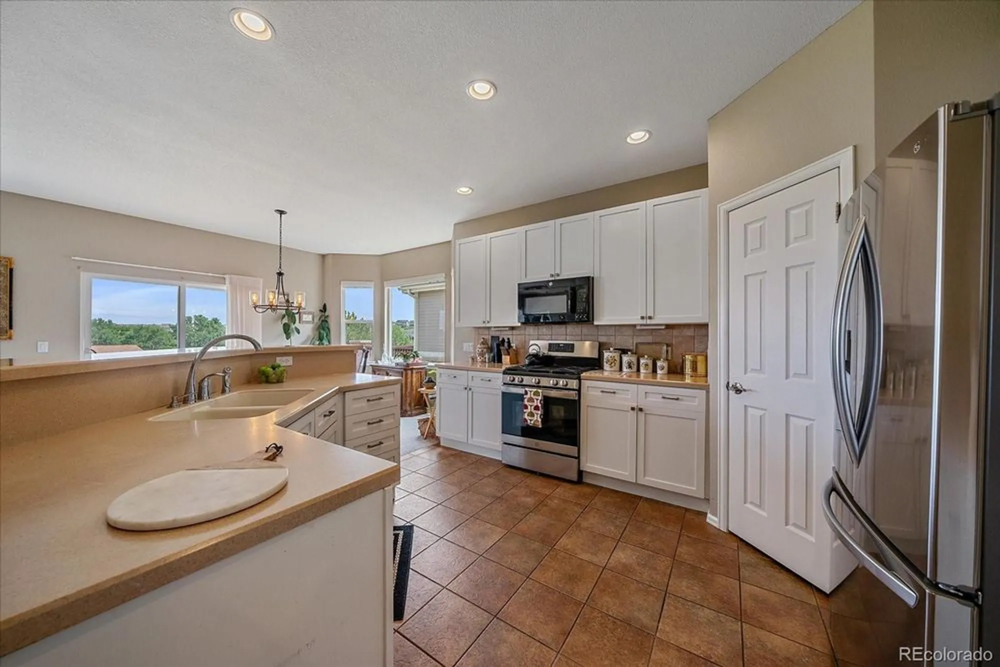 Property Slideshow image 14 of 33 | 23649 e otero dr, Aurora, CO, 80016
