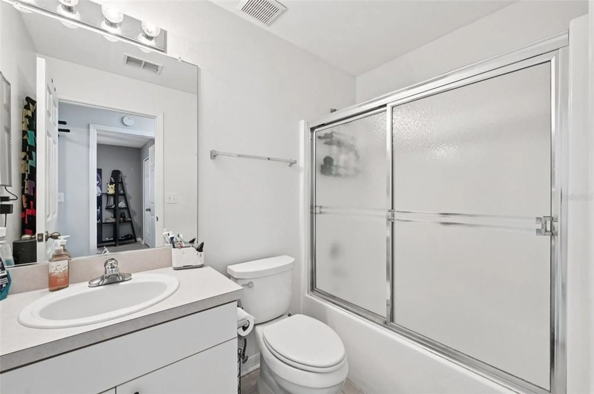 Property Slideshow image 31 of 46 | 2306 emerald lake dr, Sun City Center, FL, 33573