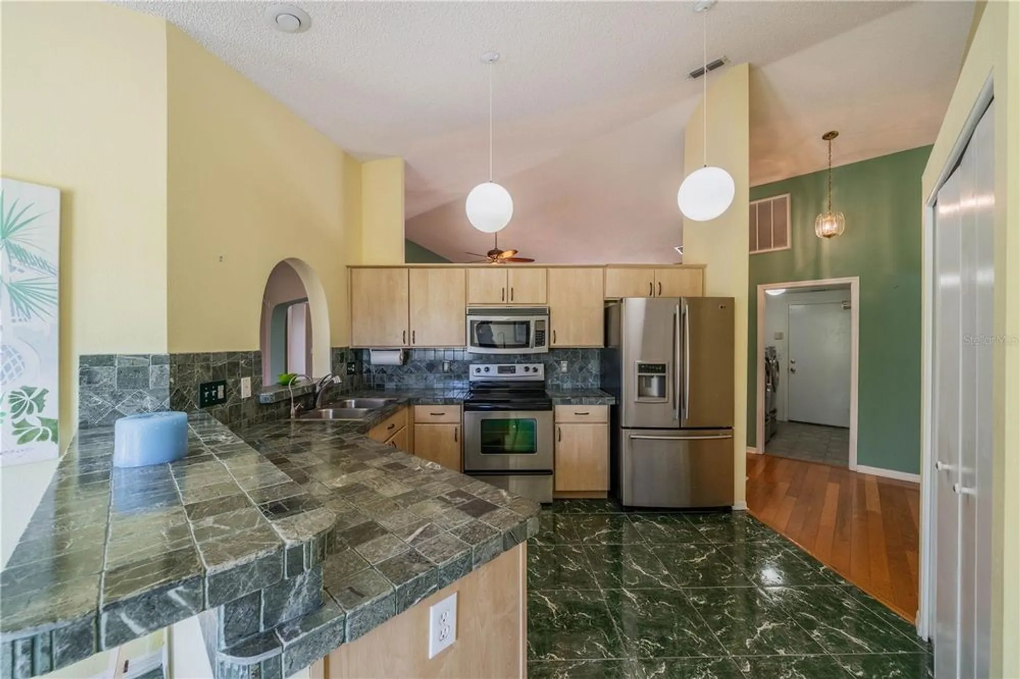 Property Slideshow image 10 of 47 | 301 caloosa palms ct, Sun City Center, FL, 33573