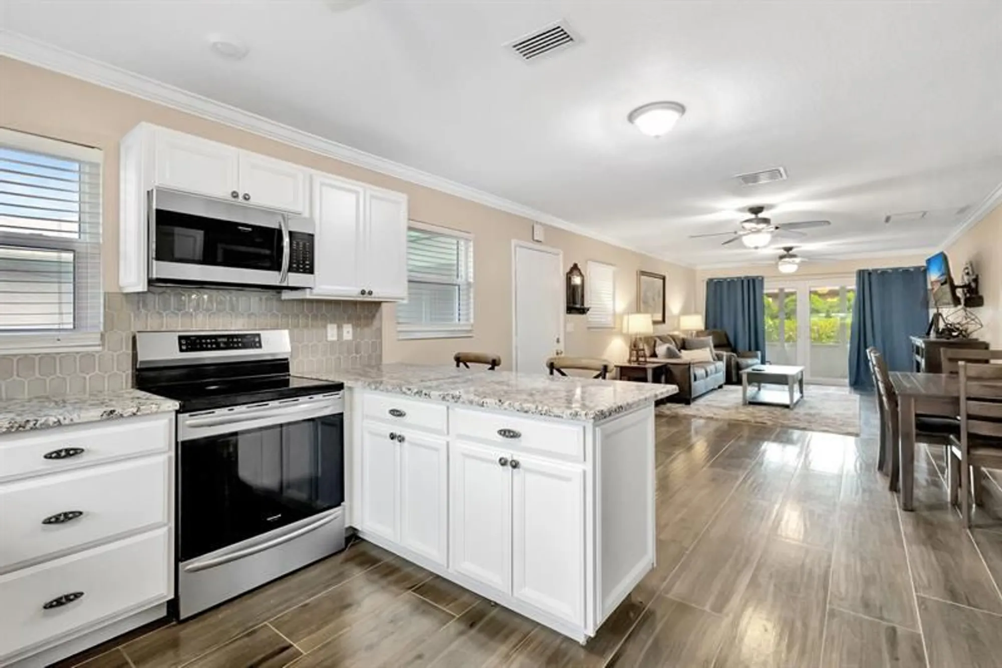 Property Slideshow image 4 of 38 | 830 meadowlark ln # 830, Delray Beach, FL, 33445