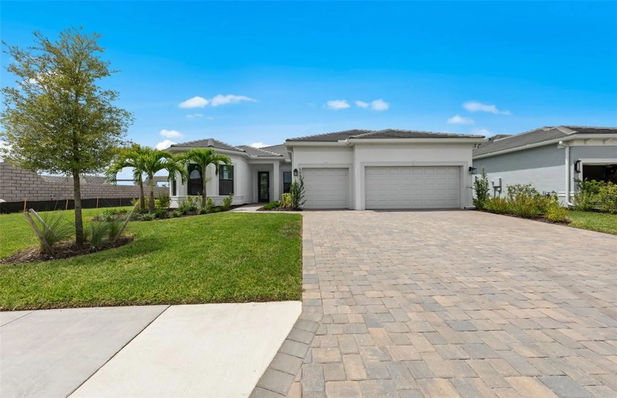 Property Slideshow image 4 of 37 | 5008 stoney point gln, Lakewood Ranch, FL, 34211