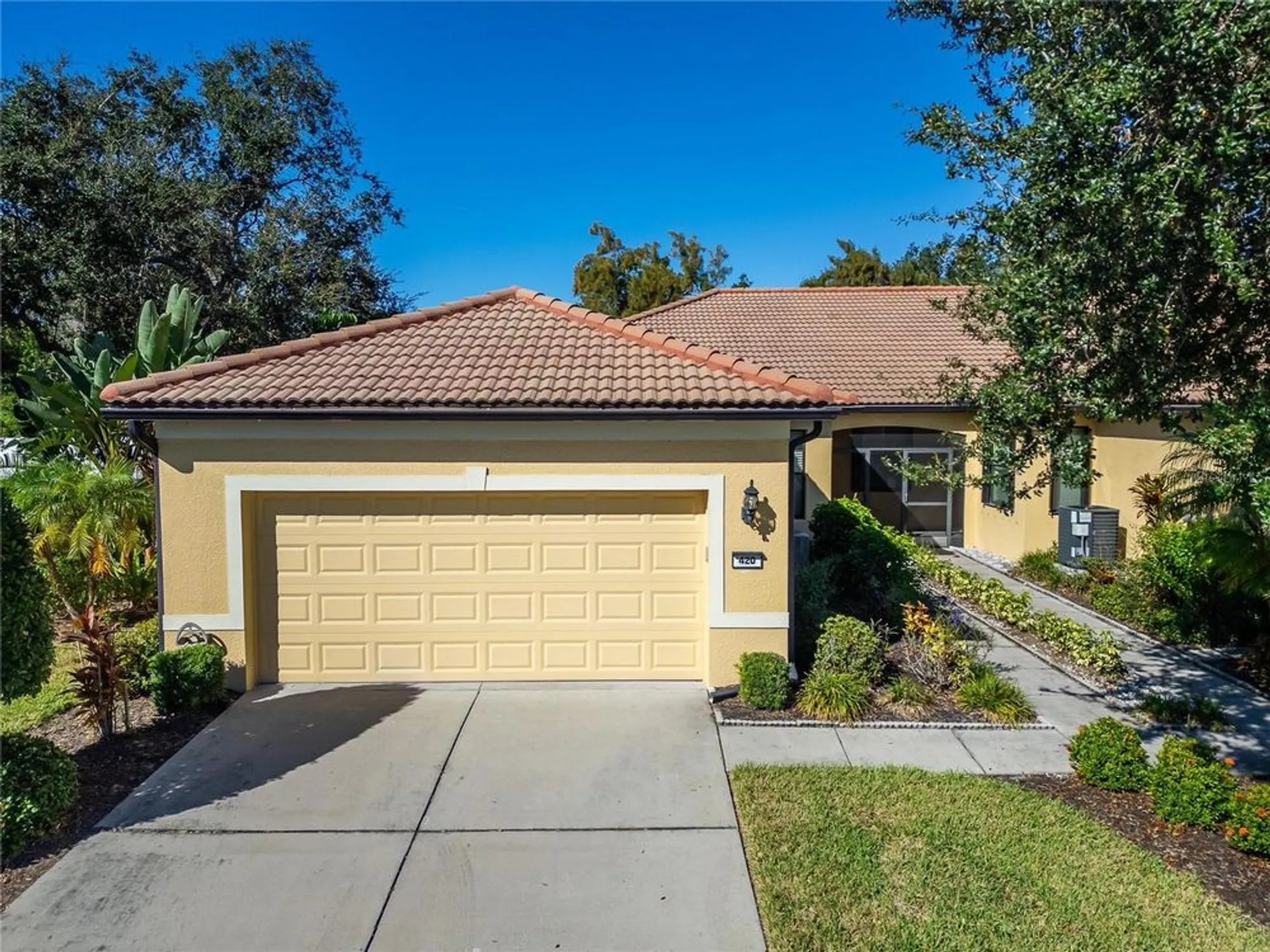 Property Slideshow image 62 of 72 | 420 cedar falls dr, Apollo Beach, FL, 33572