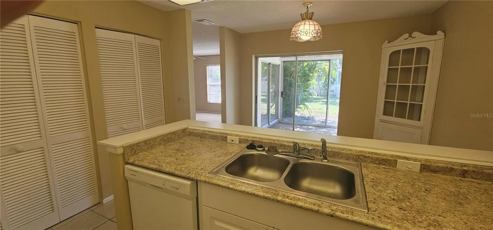 Property Slideshow image 10 of 26 | 4297 oakhurst cir 3051, Sarasota, FL, 34233