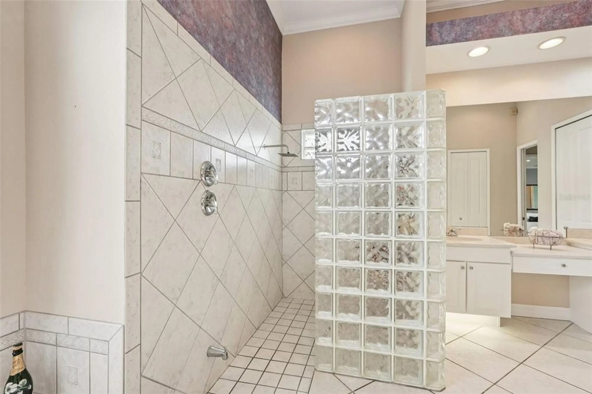 Property Slideshow image 15 of 59 | 5303 white ibis ct, North Port, FL, 34287