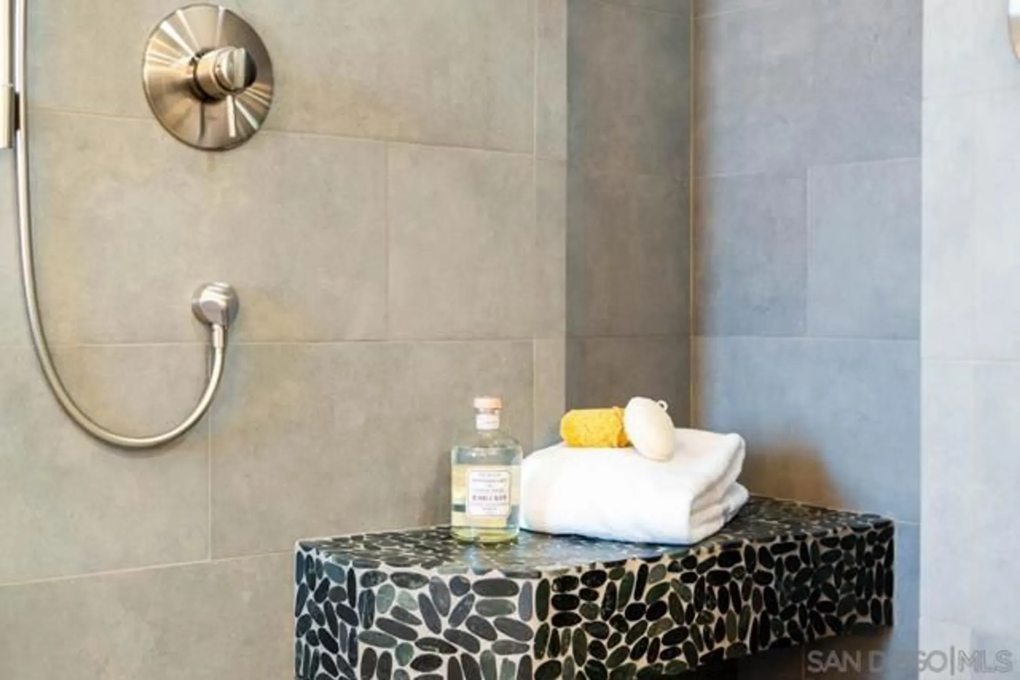 Property Slideshow image 25 of 70 | 907 ridge heights dr, Fallbrook, CA, 92028