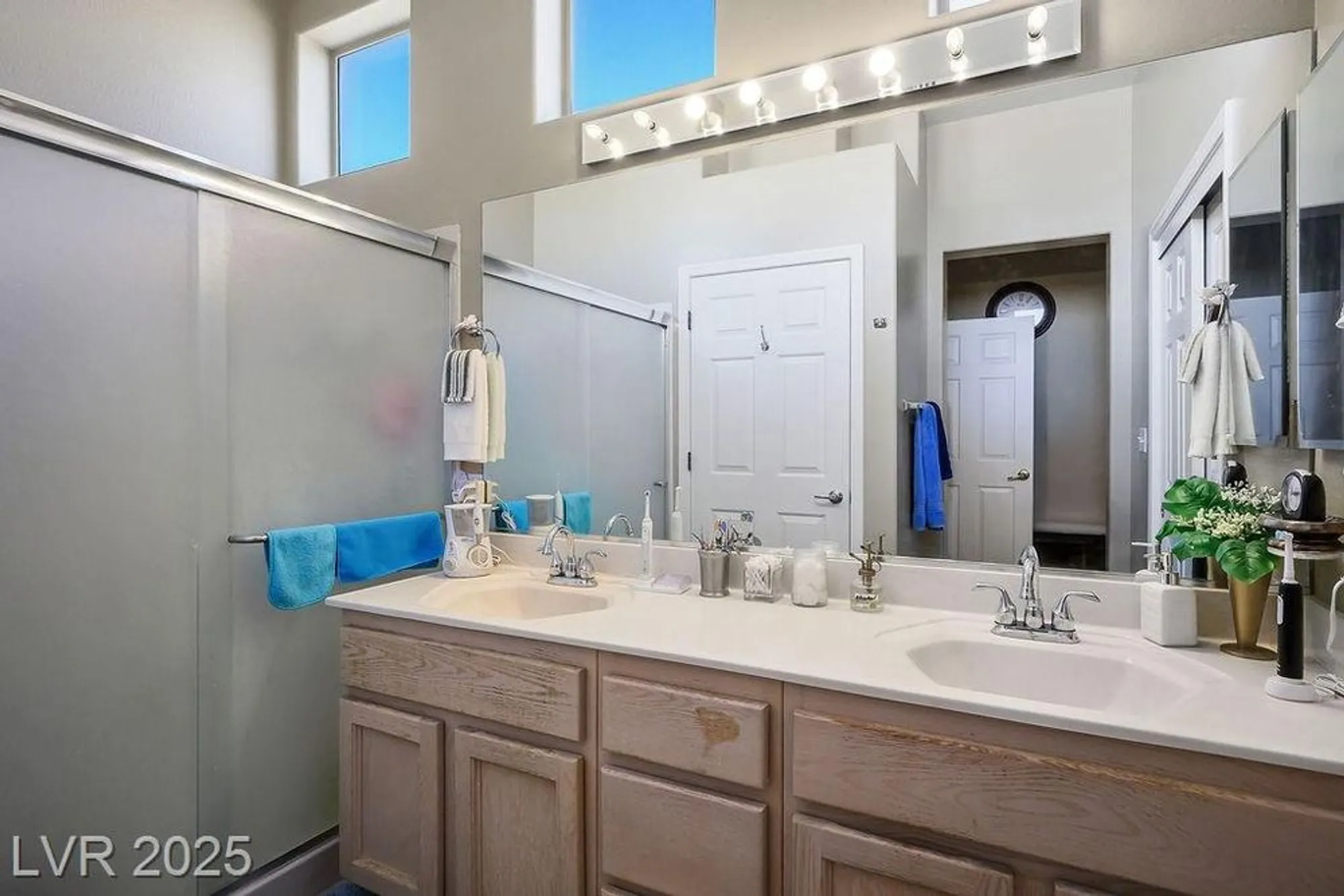 Property Slideshow image 14 of 74 | 10409 longwood dr, Las Vegas, NV, 89134