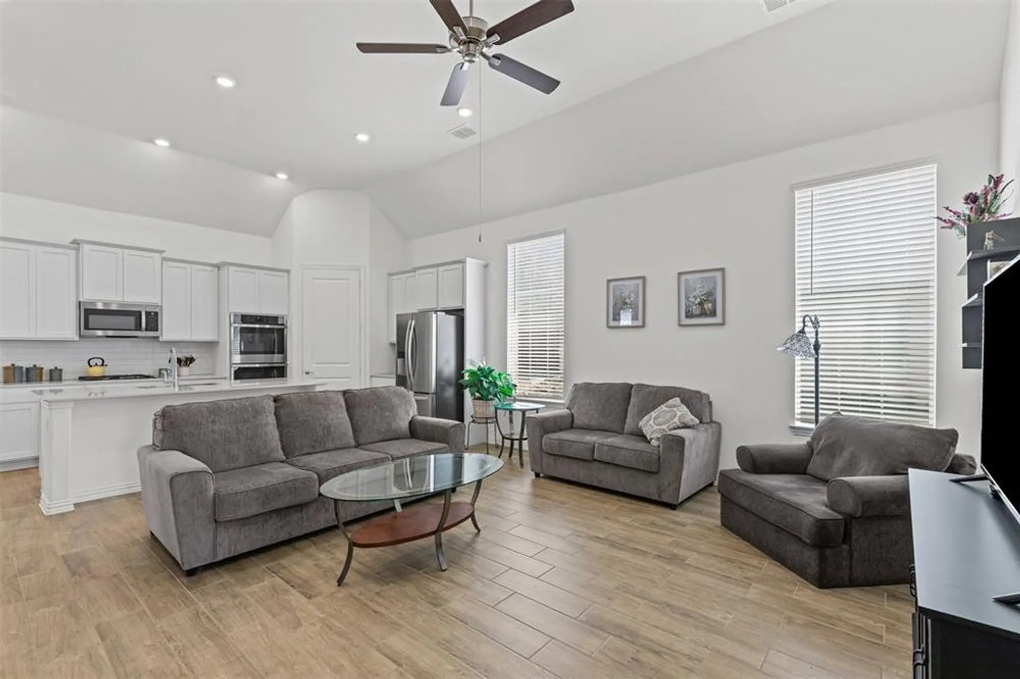 Property Slideshow image 6 of 30 | 4747 kings garden pkwy, Arlington, TX, 76005