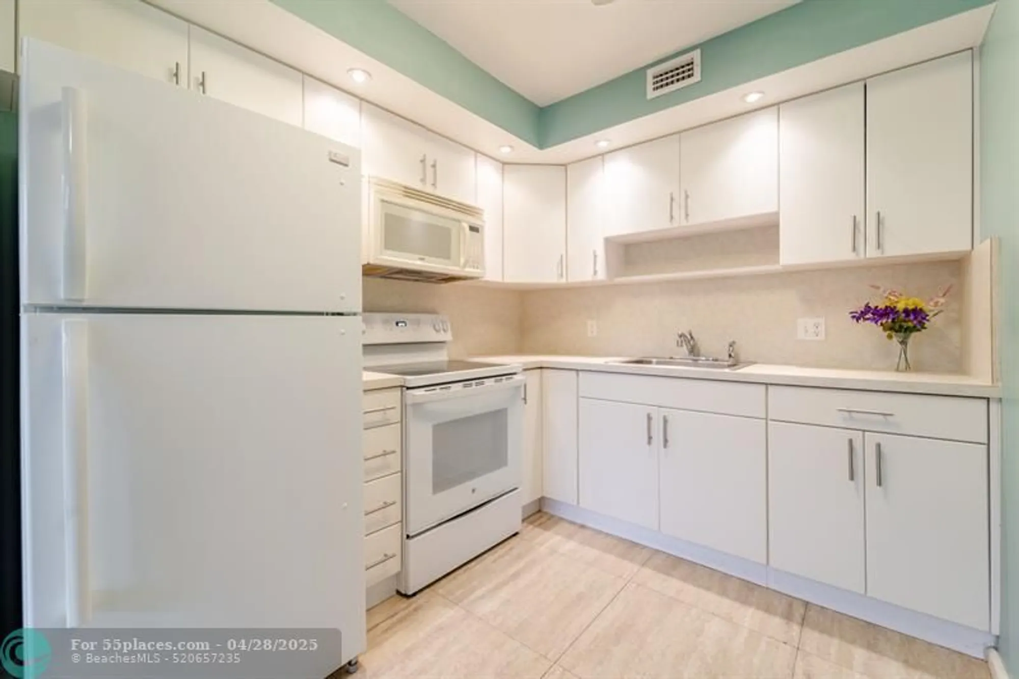 Property Slideshow image 5 of 24 | 13475 sw 9th st a310, Pembroke Pines, FL, 33027