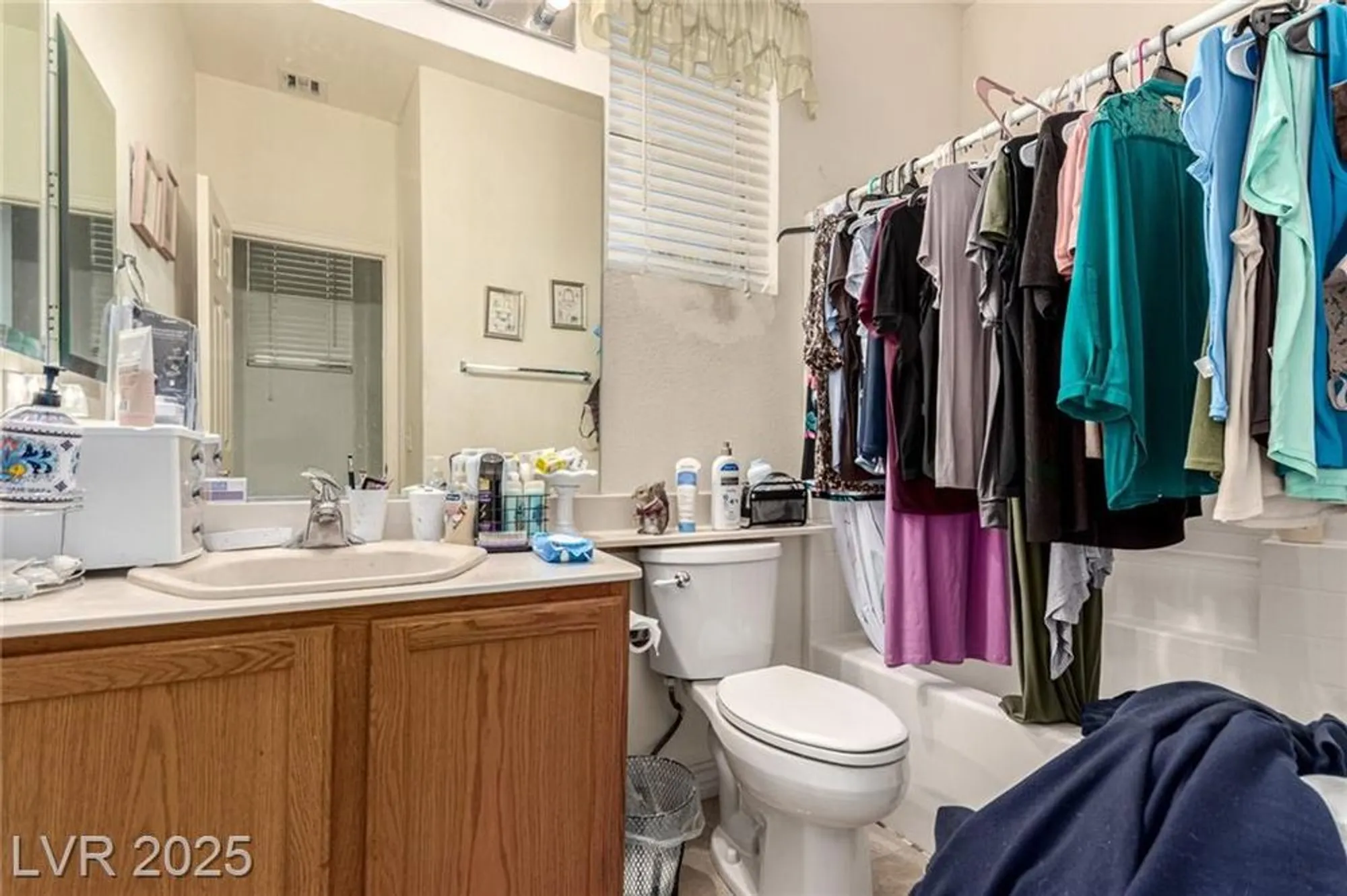 Property Slideshow image 13 of 18 | 4952 rivedro st, Las Vegas, NV, 89135