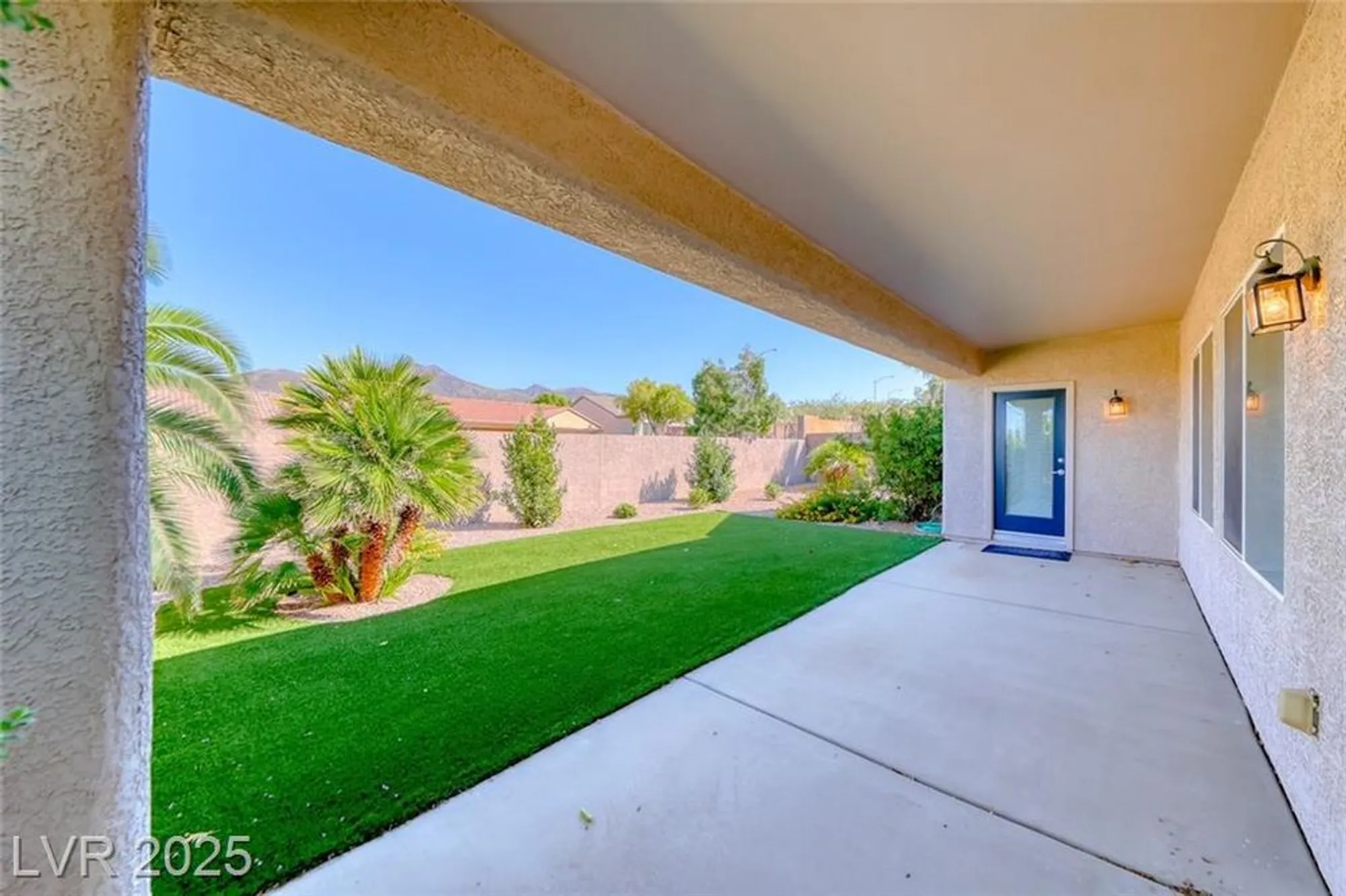 Property Slideshow image 35 of 56 | 2218 sandstone cliffs dr, Henderson, NV, 89044