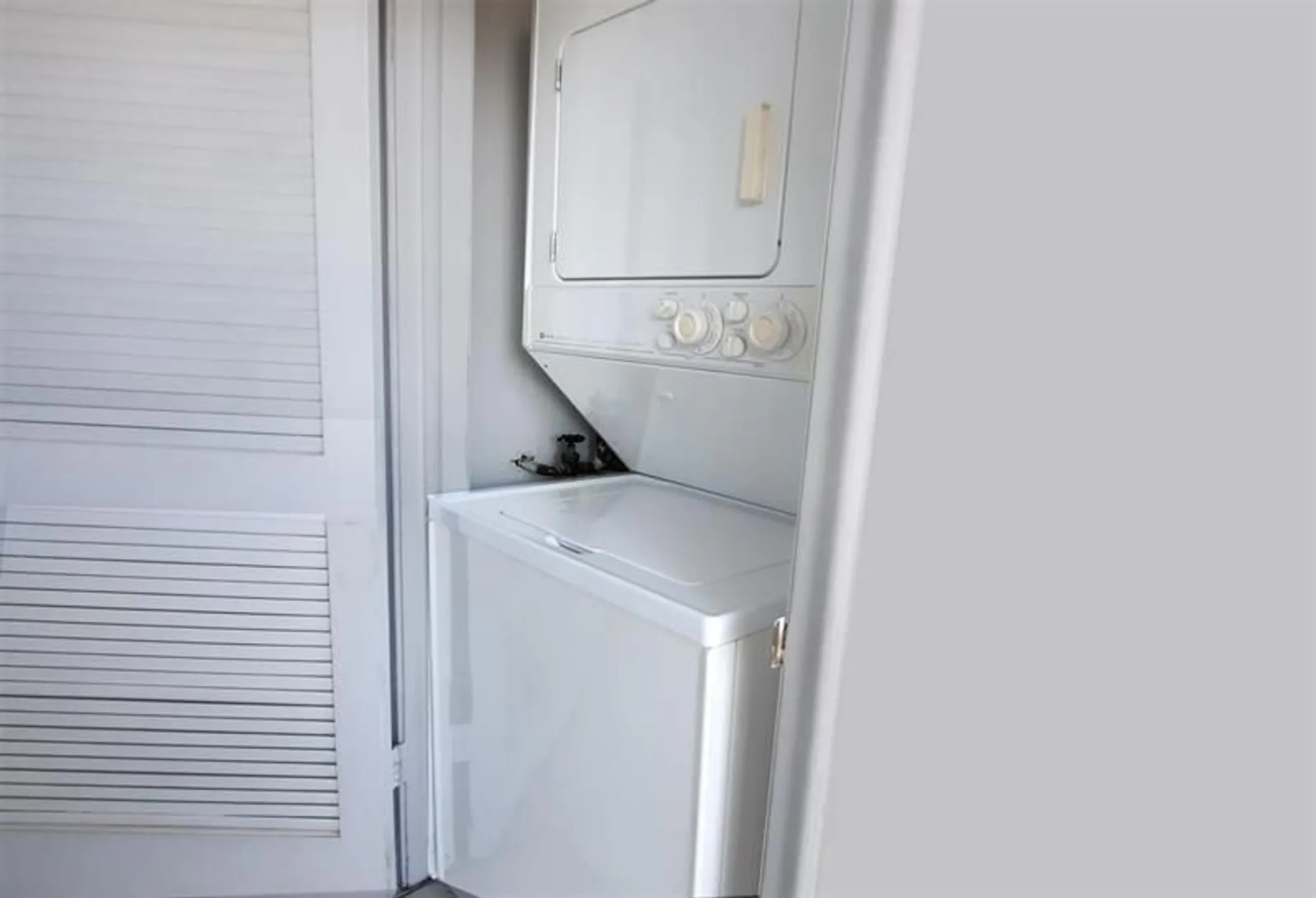 Property Slideshow image 2 of 17 | 381 s hollybrook dr 204, Pembroke Pines, FL, 33025