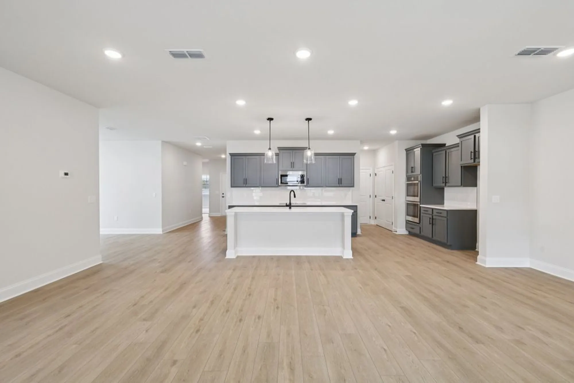 Property Slideshow image 12 of 51 | 320 stonehaus cir, Antioch, TN, 37013