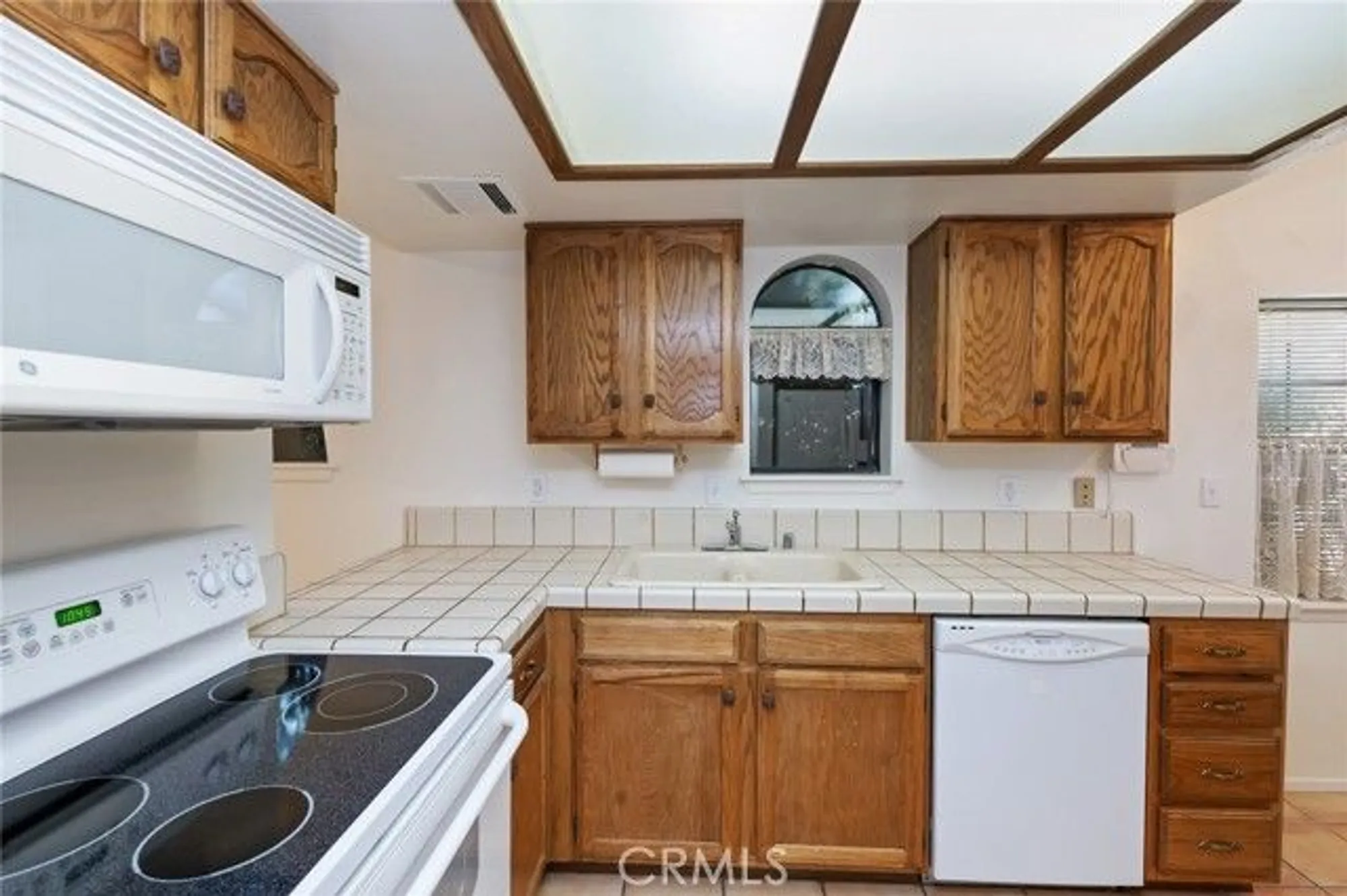 Property Slideshow image 10 of 24 | 19229 pine way, Apple Valley, CA, 92308