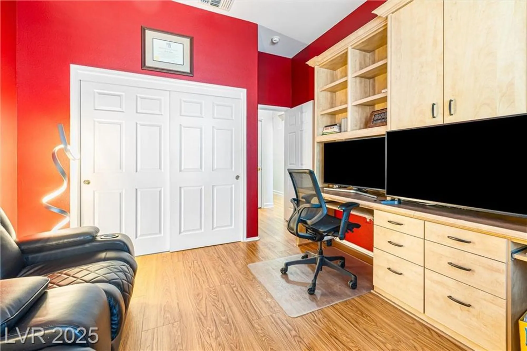 Property Slideshow image 33 of 55 | 1901 capestone st, Las Vegas, NV, 89134