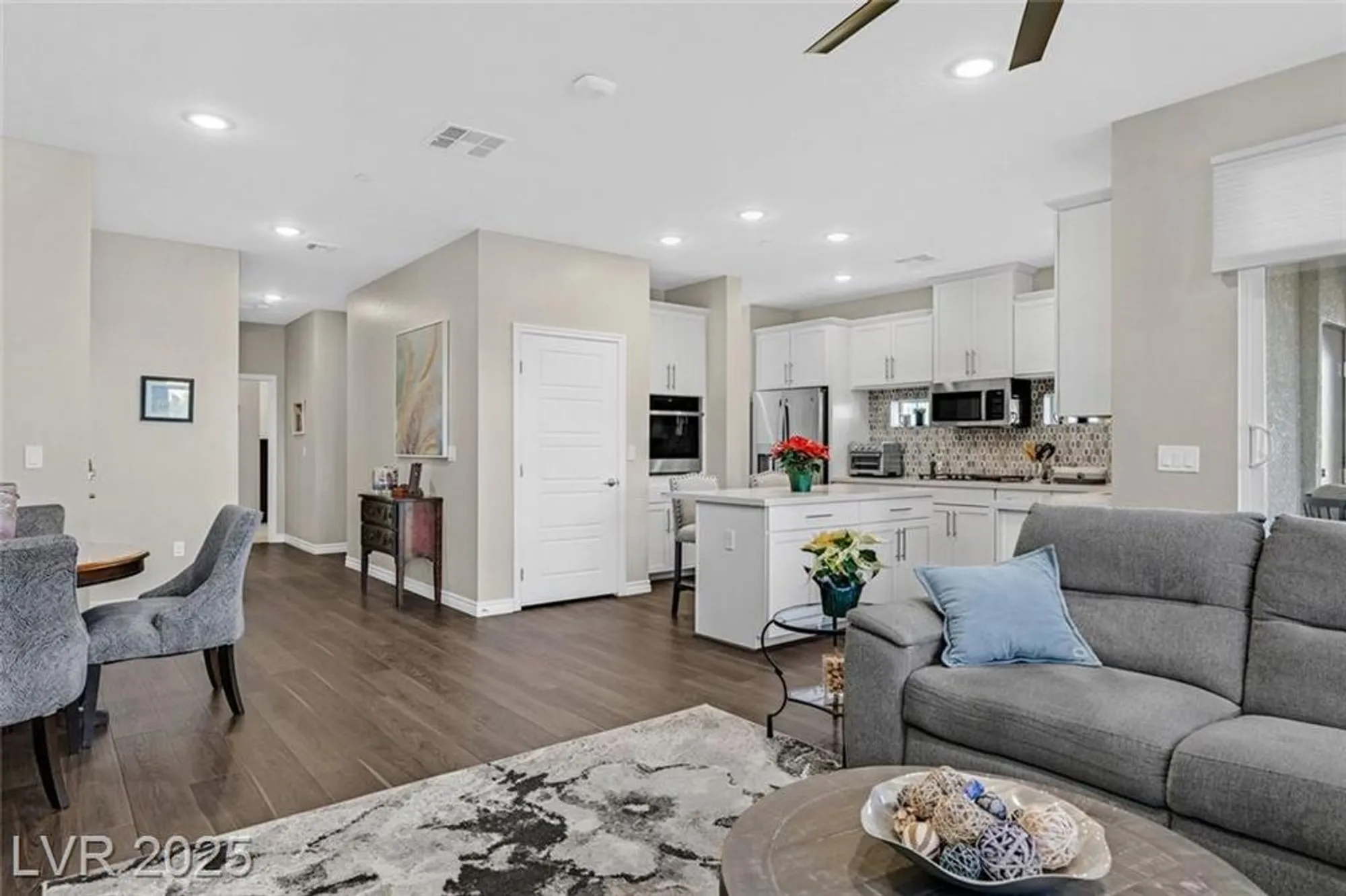 Property Slideshow image 8 of 47 | 2555 hampton rd 10301, Henderson, NV, 89052