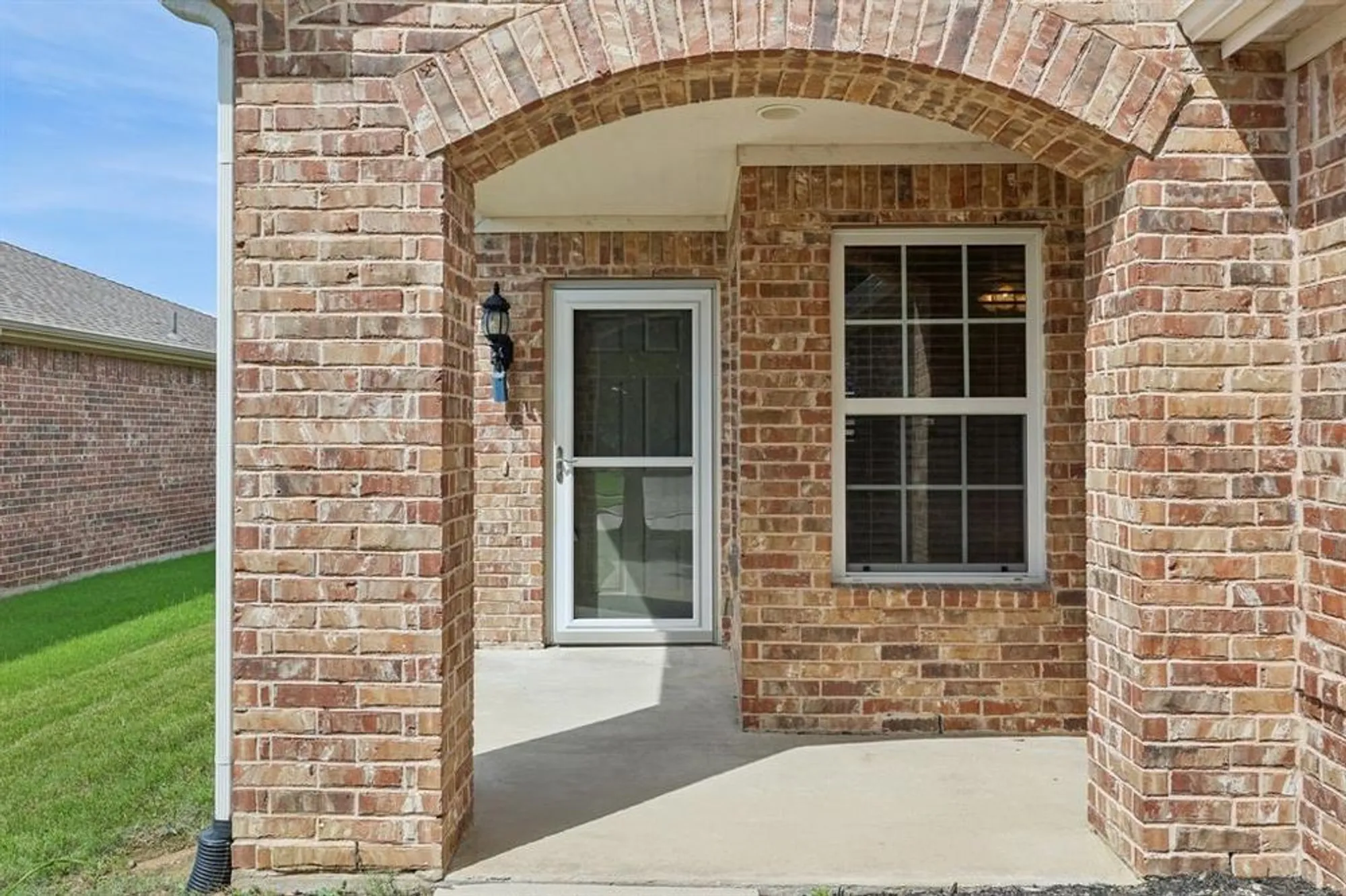 Property Slideshow image 6 of 36 | 7850 estancia dr, Frisco, TX, 75036
