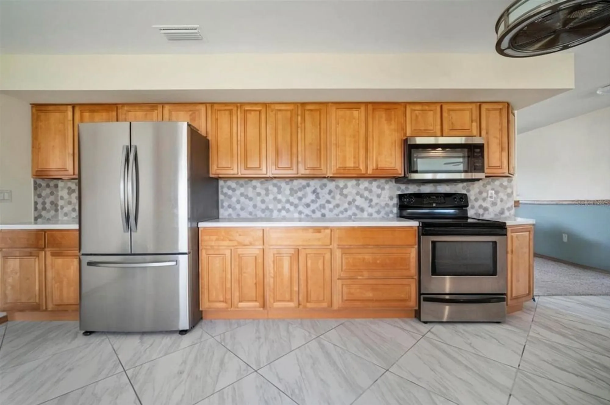 Property Slideshow image 12 of 49 | 609 fox hills dr, Sun City Center, FL, 33573