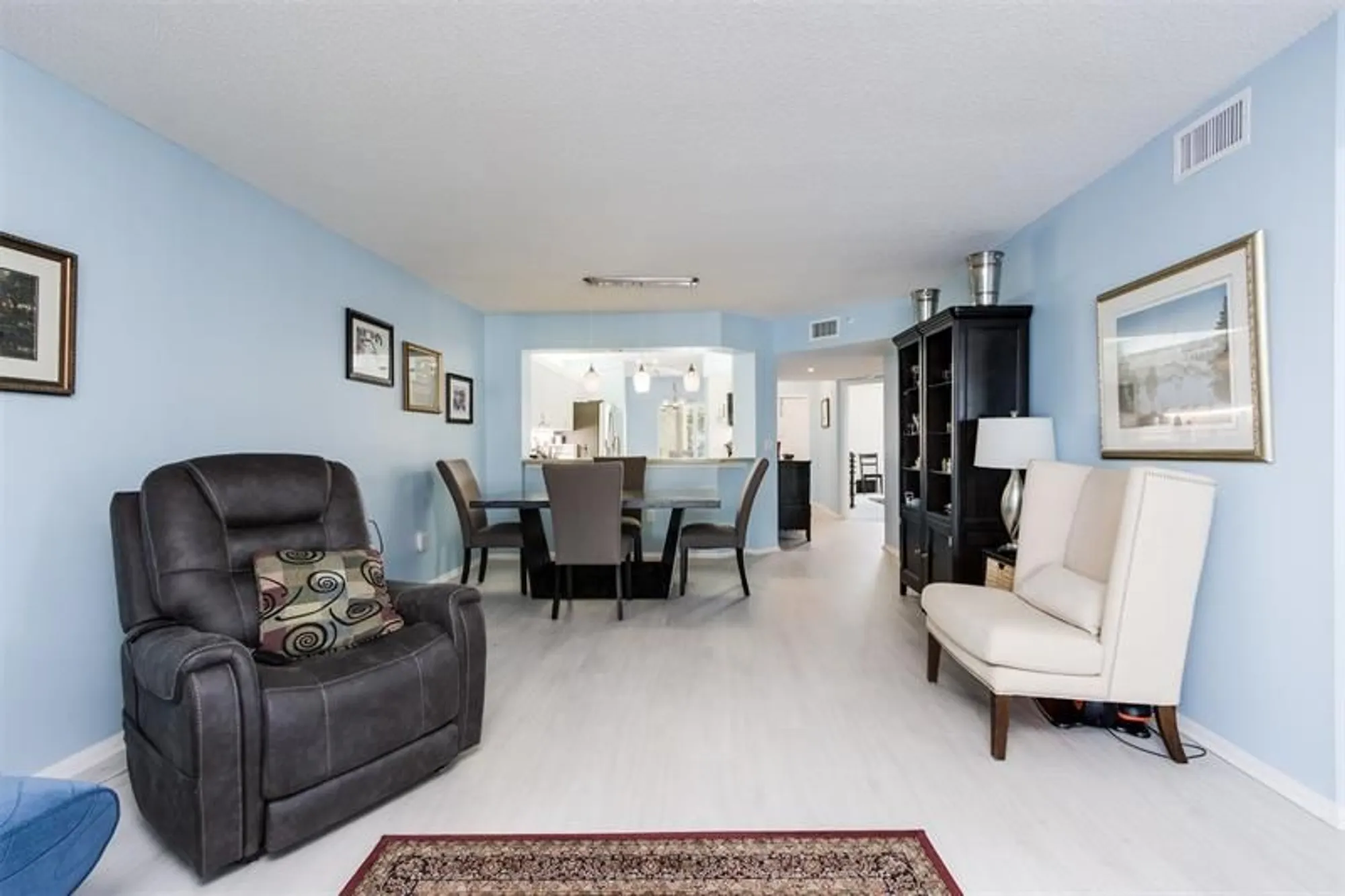 Property Slideshow image 12 of 33 | 9539 weldon cir f201, Tamarac, FL, 33321