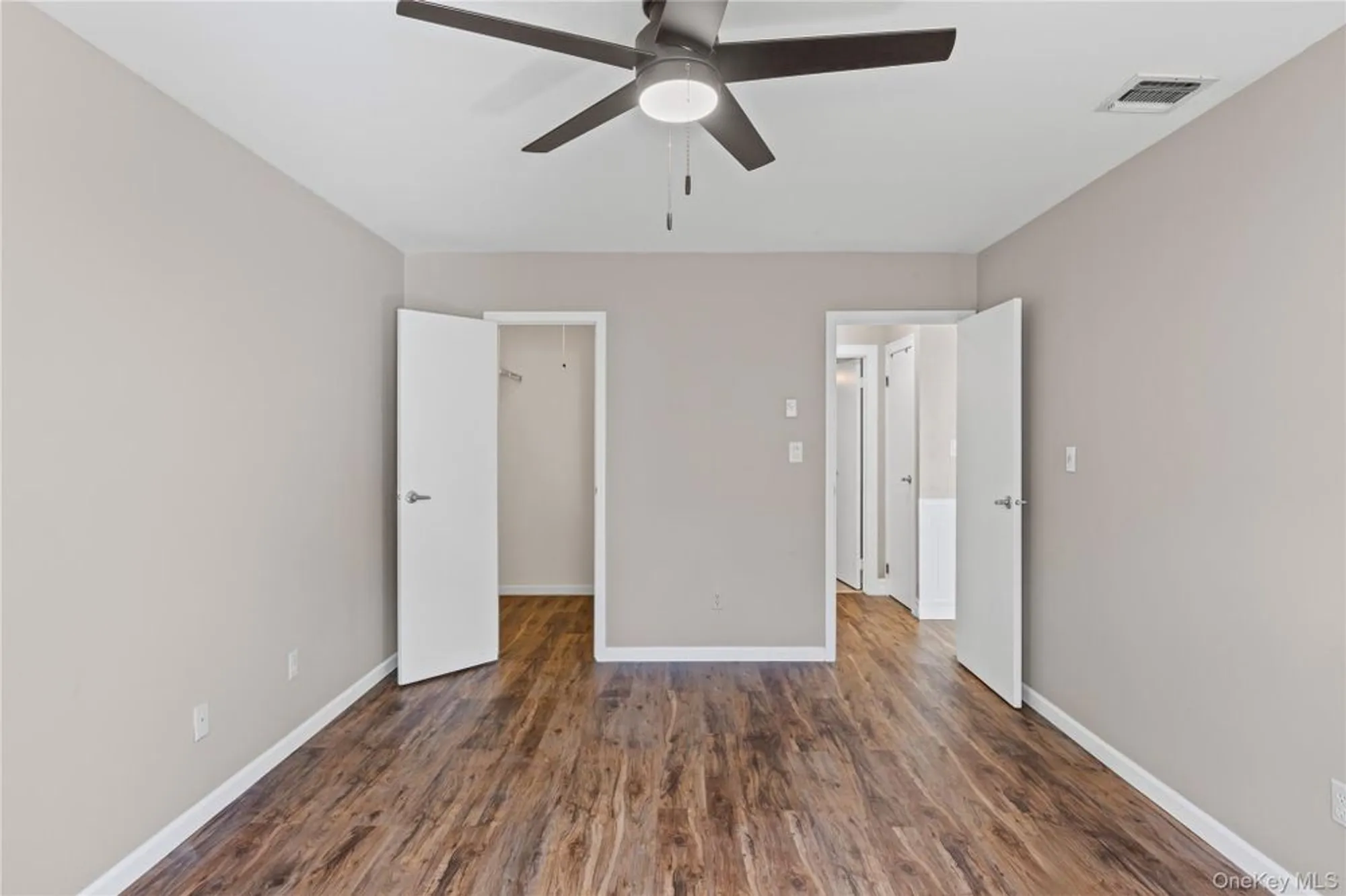 Property Slideshow image 16 of 35 | 204 bentley ct 204, Smithtown, NY, 11780