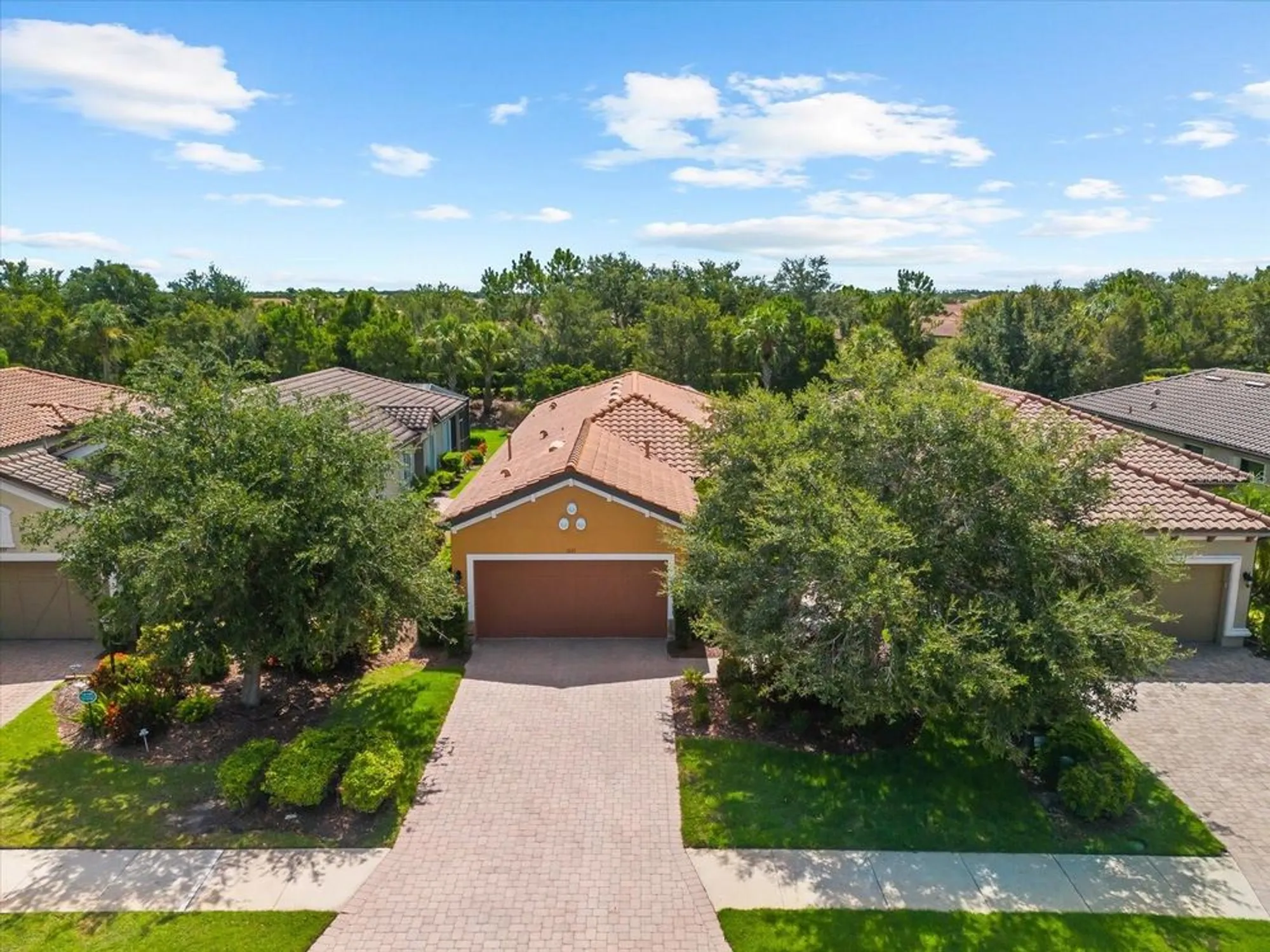 Property Slideshow image 41 of 74 | 5121 serata dr, Lakewood Ranch, FL, 34211
