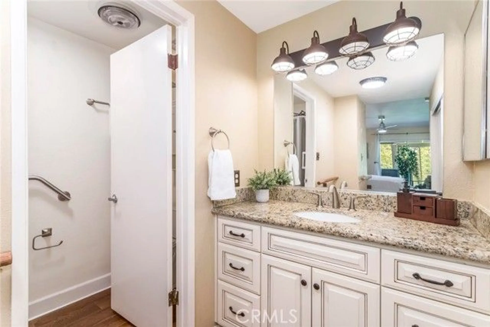 Property Slideshow image 13 of 51 | 26751 winsome cir, Newhall, CA, 91321