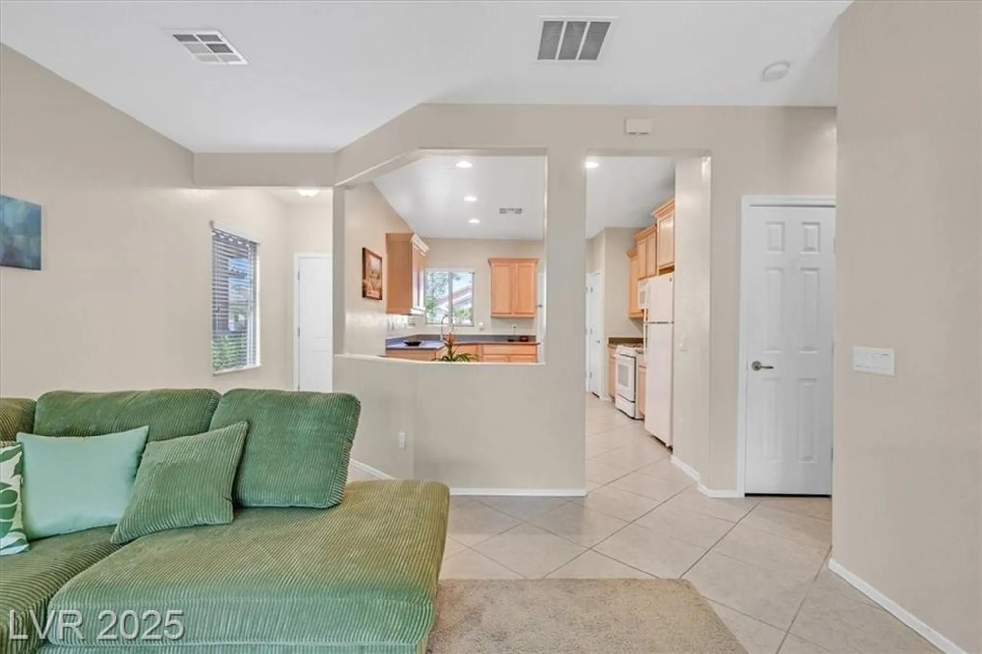 Property Slideshow image 7 of 37 | 6097 falconer ave, Las Vegas, NV, 89122