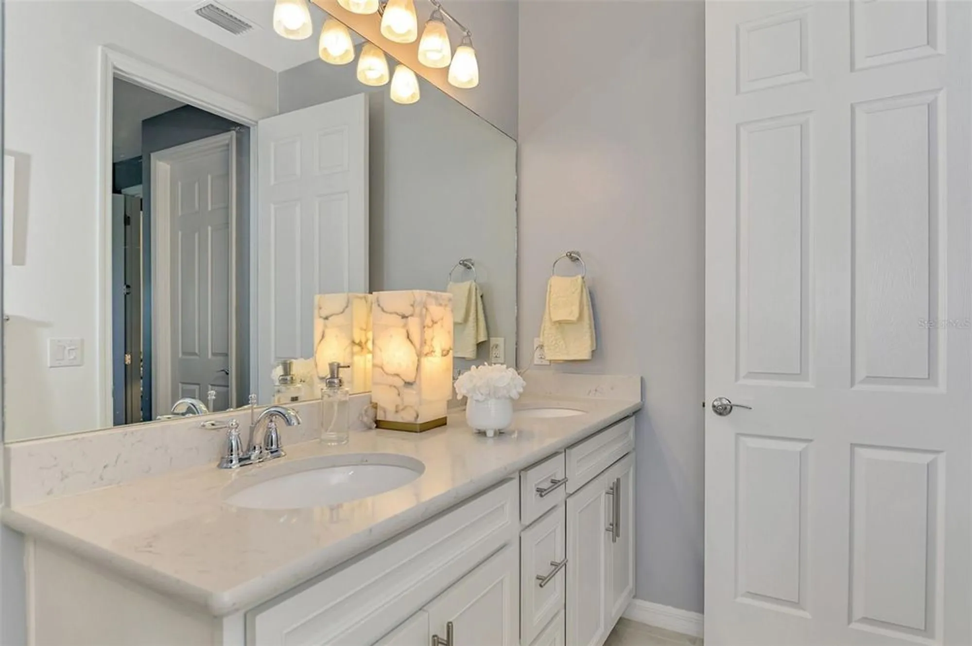 Property Slideshow image 34 of 56 | 18819 lanuvio st, Venice, FL, 34293