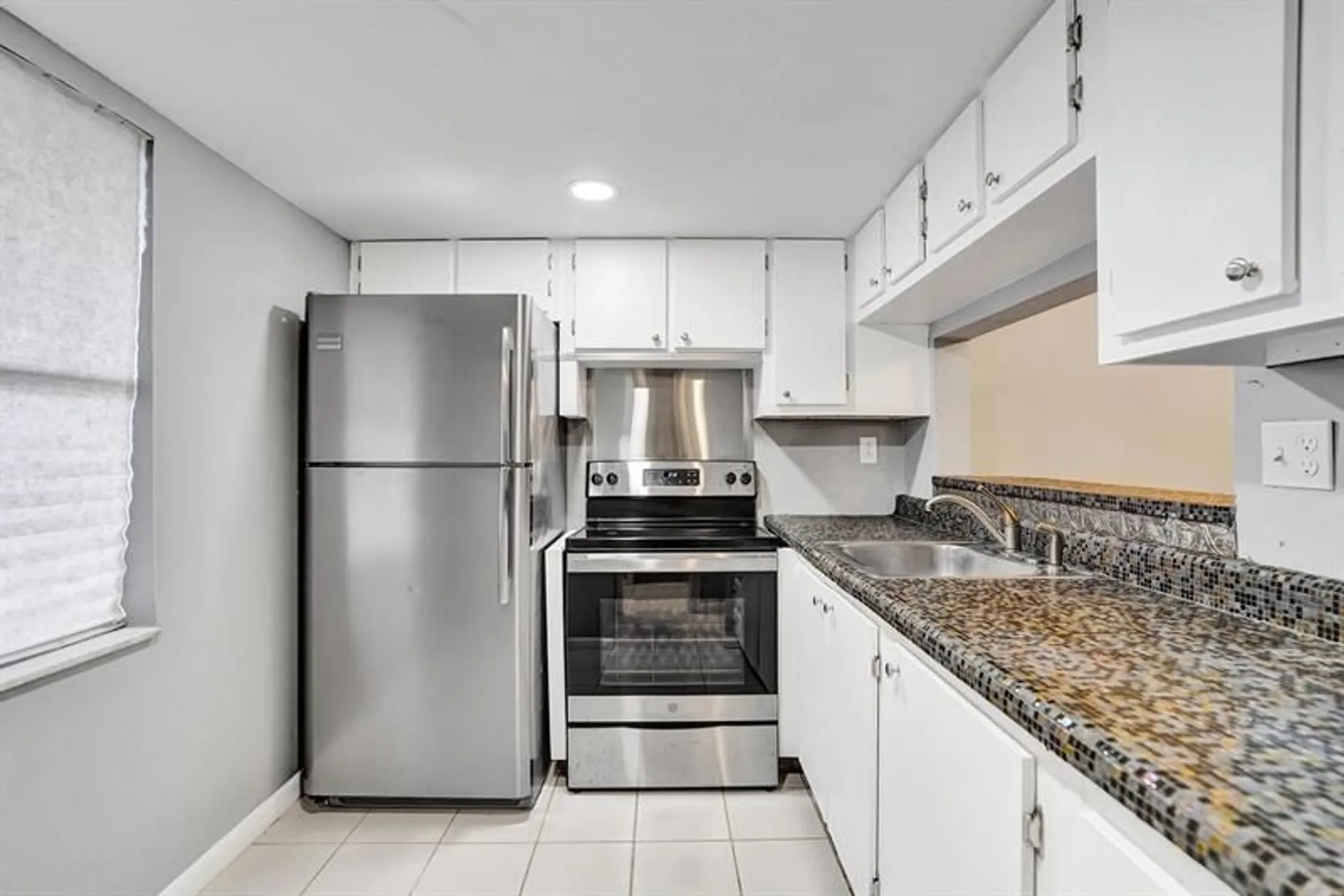 Property Slideshow image 7 of 31 | 9201 lime bay blvd apt 114, Tamarac, FL, 33321