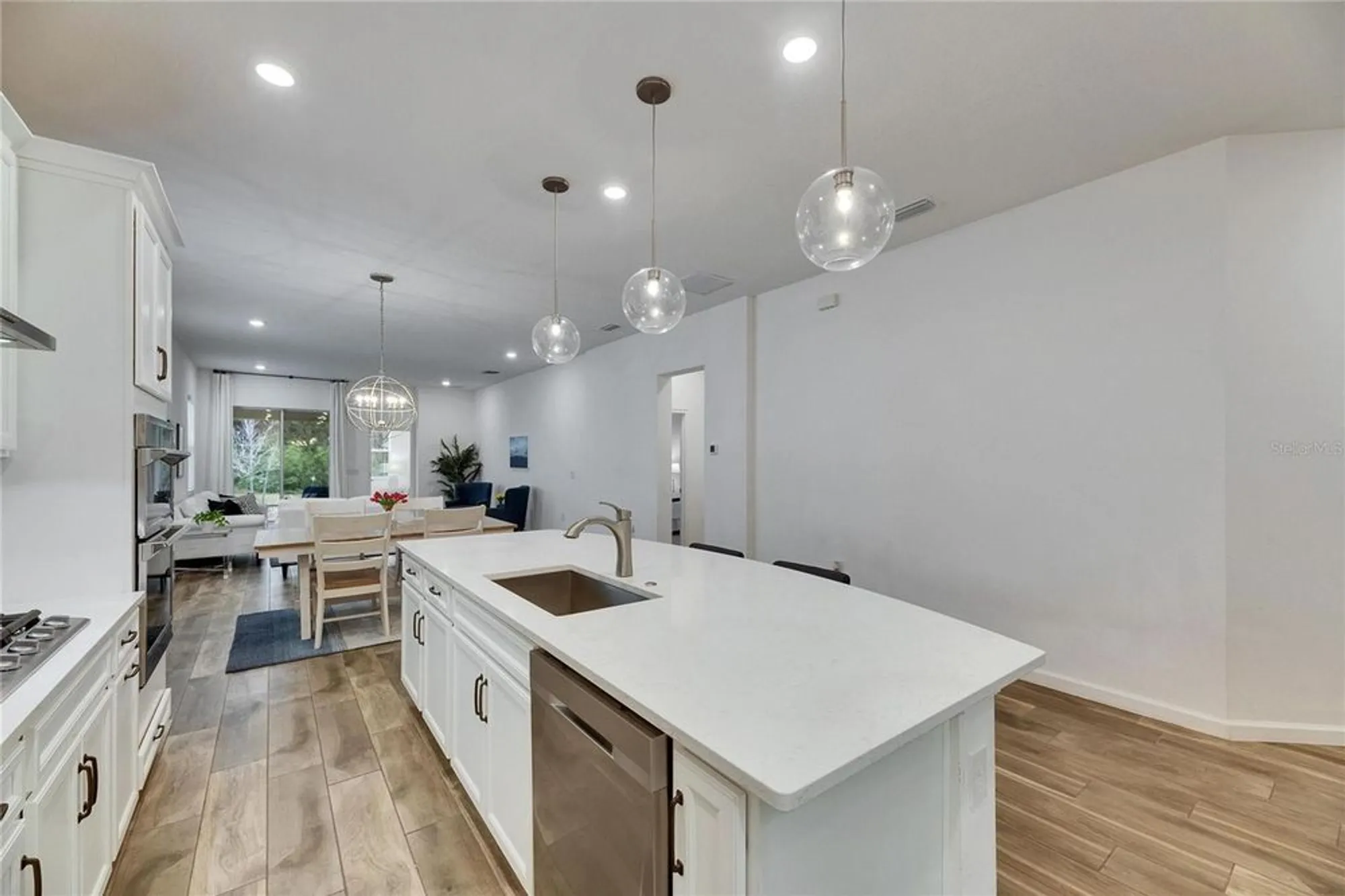 Property Slideshow image 14 of 87 | 407 sandsend ct, Apollo Beach, FL, 33572