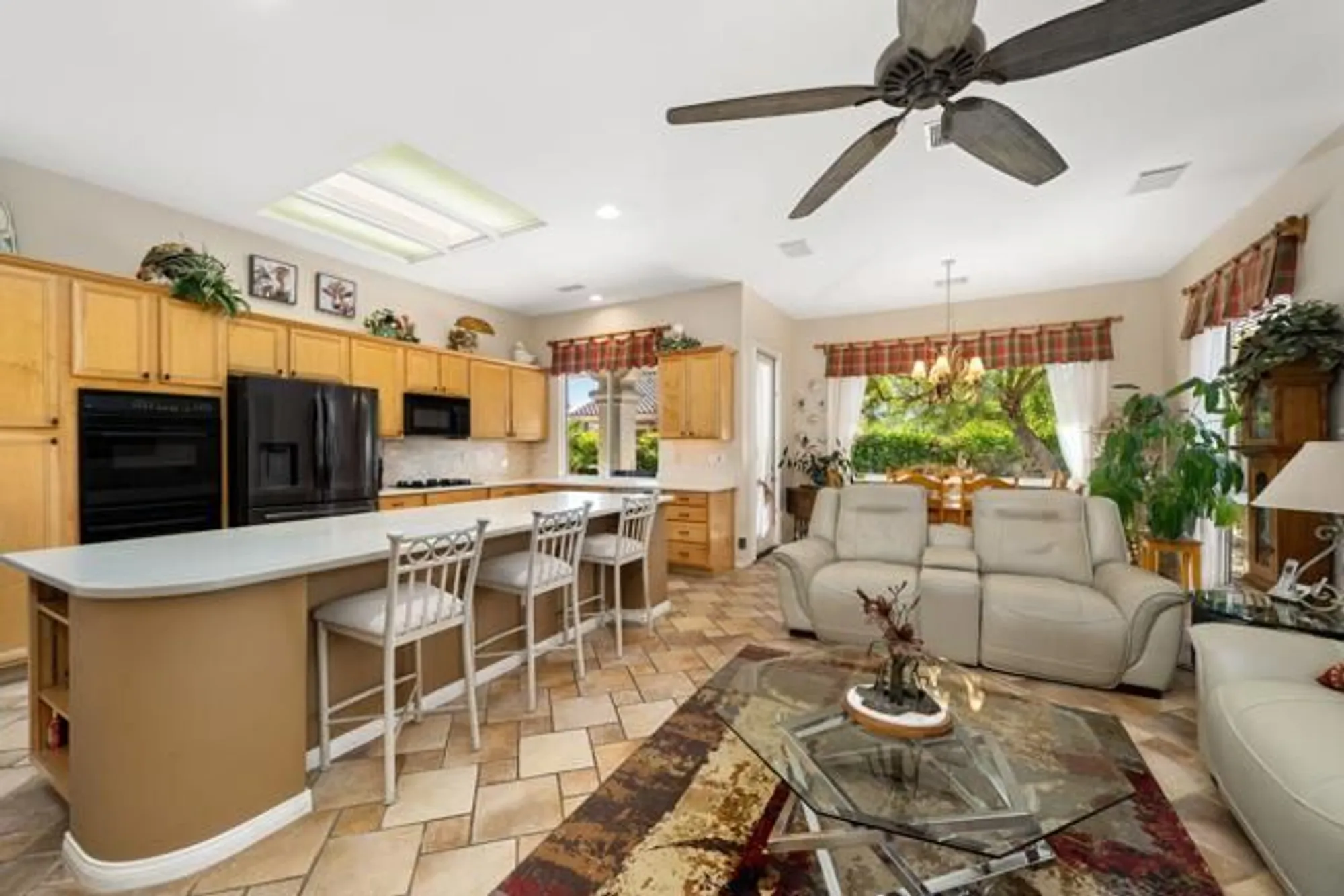 Property Slideshow image 12 of 36 | 78491 sterling ln, Palm Desert, CA, 92211