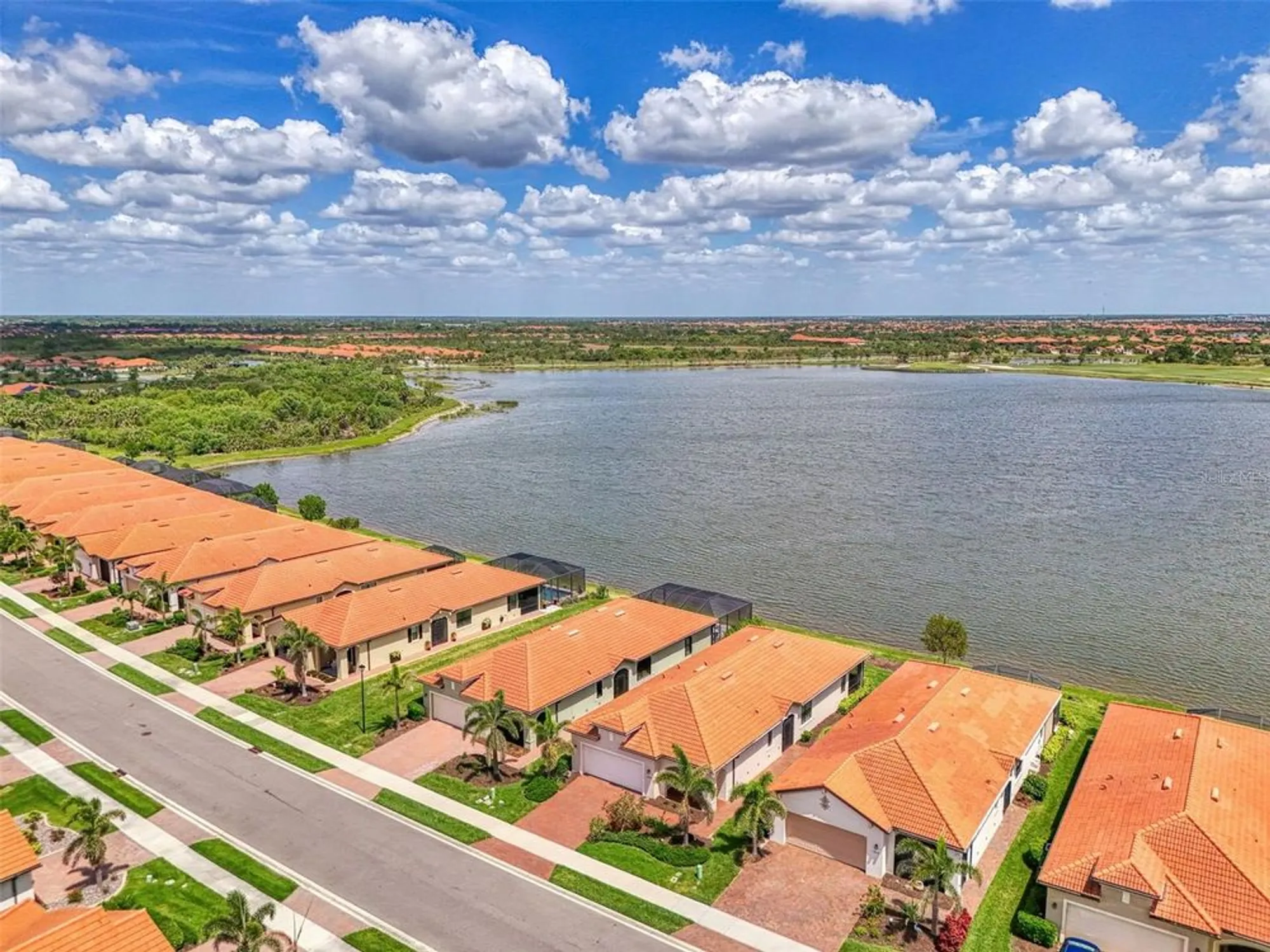 Property Slideshow image 4 of 95 | 24128 spartina dr, Venice, FL, 34293