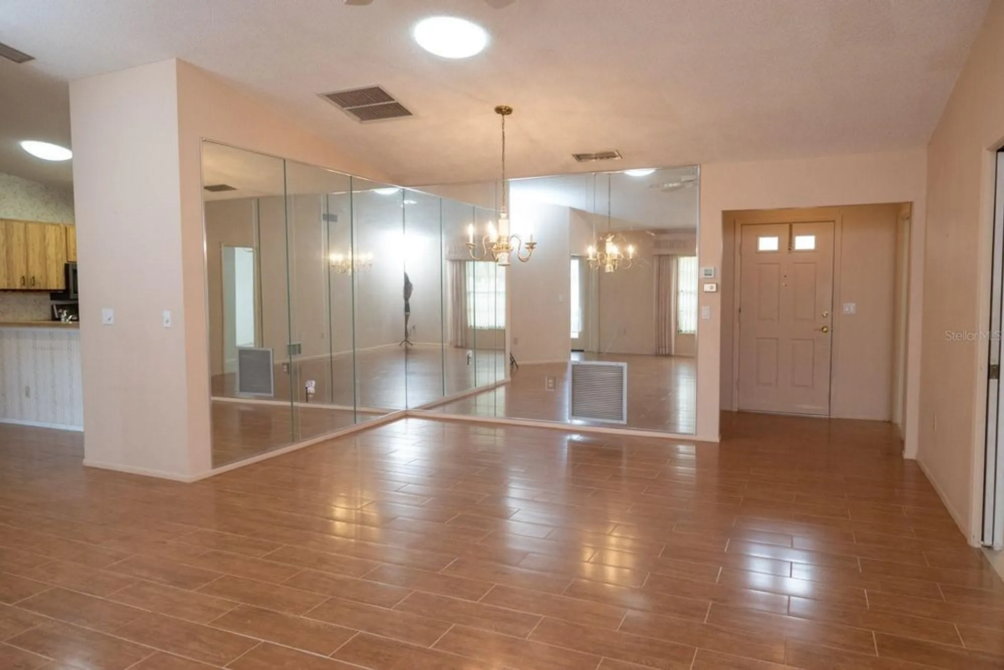 Property Slideshow image 7 of 58 | 4018 oakhurst dr 3181, Sarasota, FL, 34233