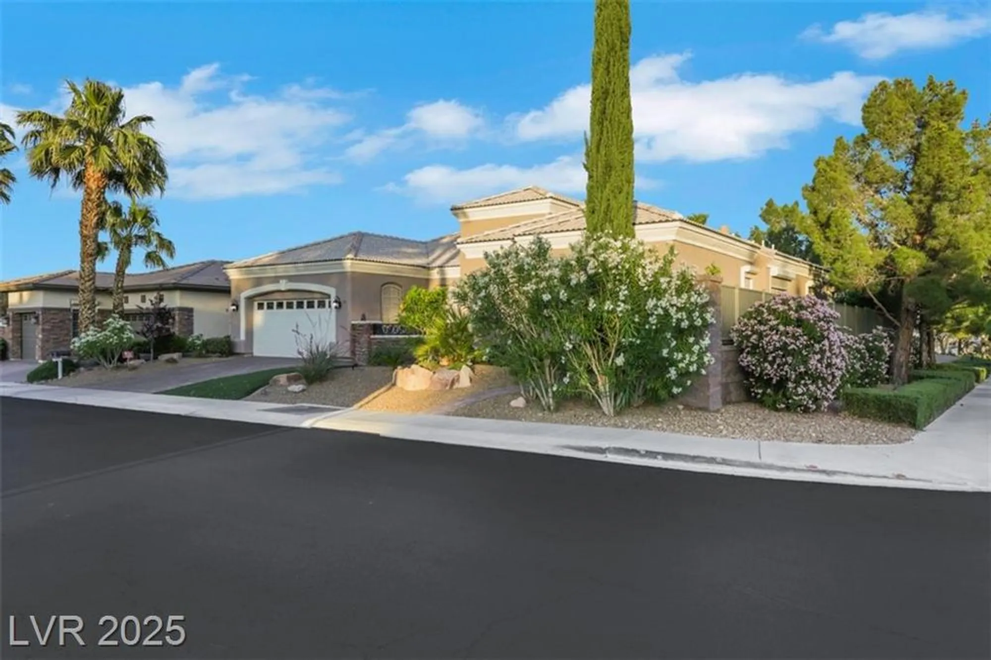 Property Slideshow image 6 of 63 | 4286 pacifico ln, Las Vegas, NV, 89135