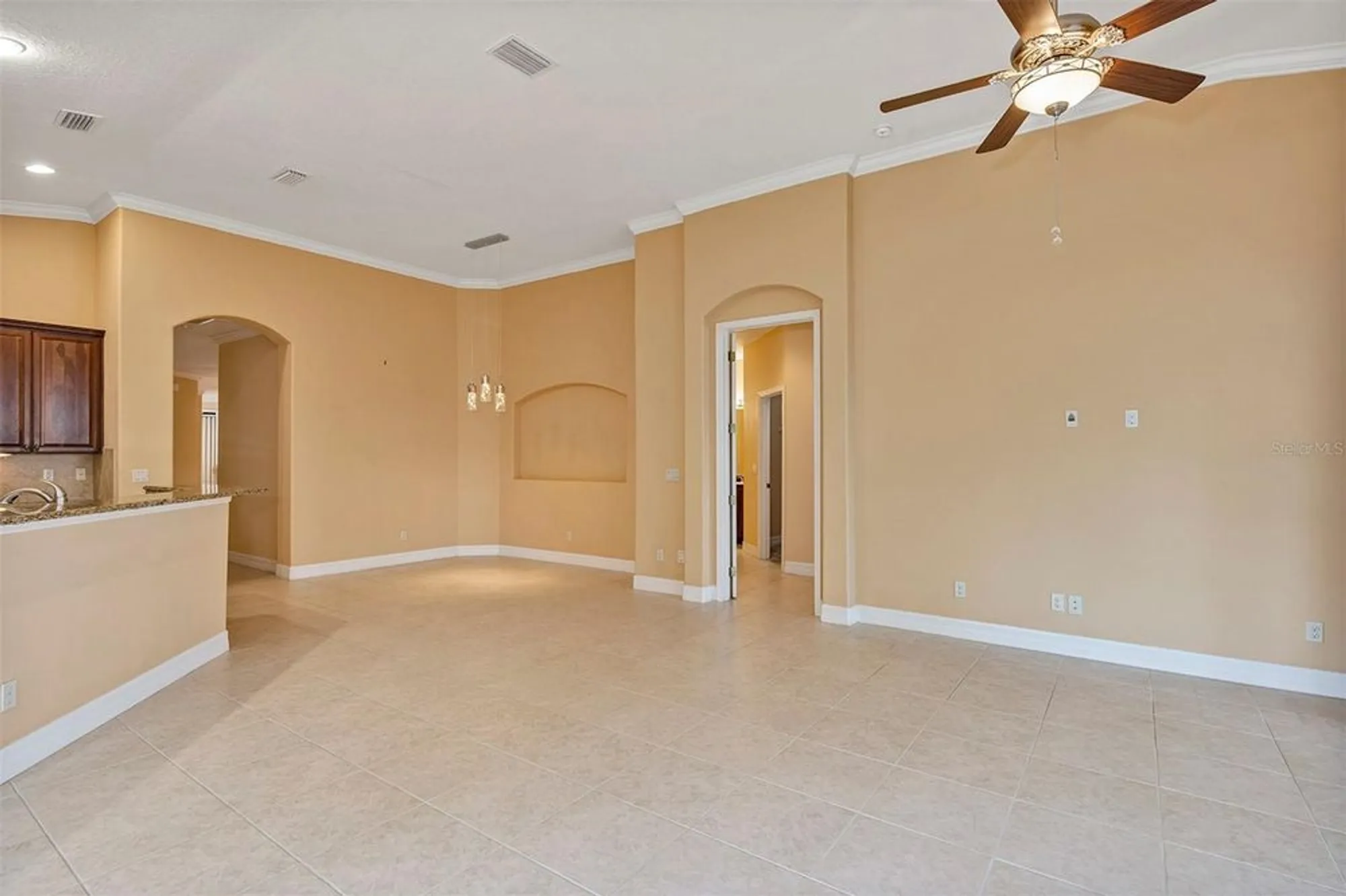 Property Slideshow image 17 of 48 | 1420 emerald dunes dr # 7, Sun City Center, FL, 33573