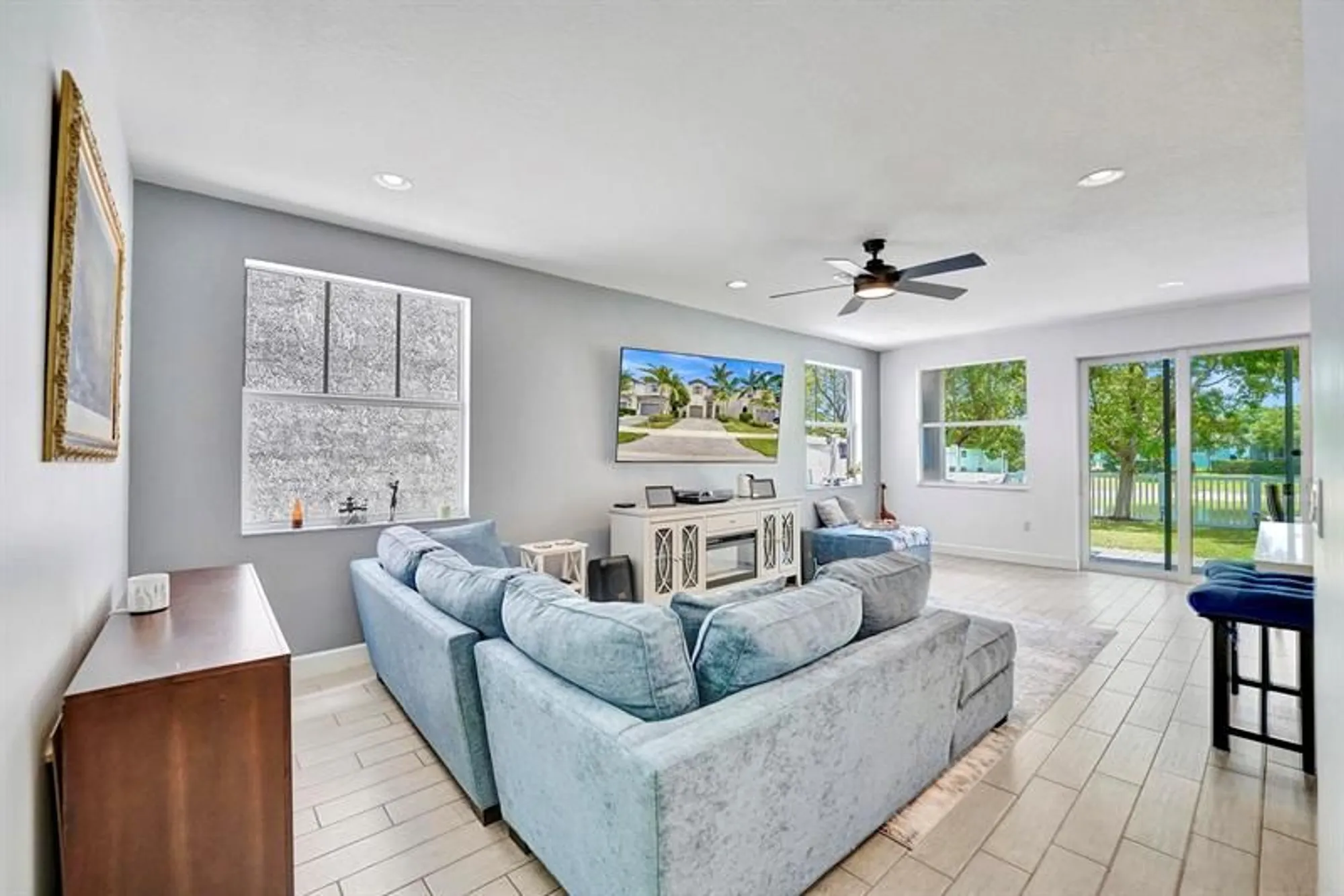 Property Slideshow image 11 of 47 | 4700 nw 48th ave, Tamarac, FL, 33319